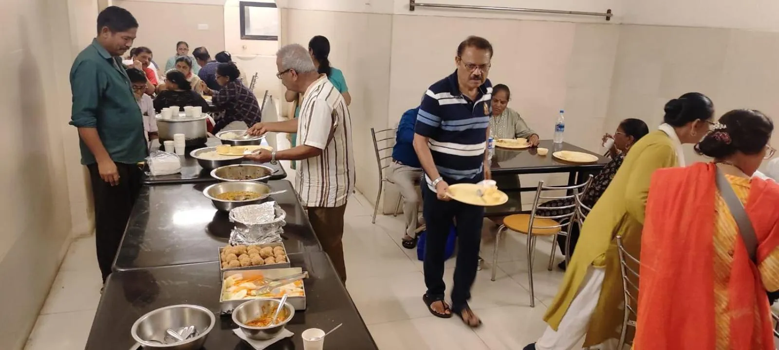 Restaurant/places to eat in Hotel Sri Devi