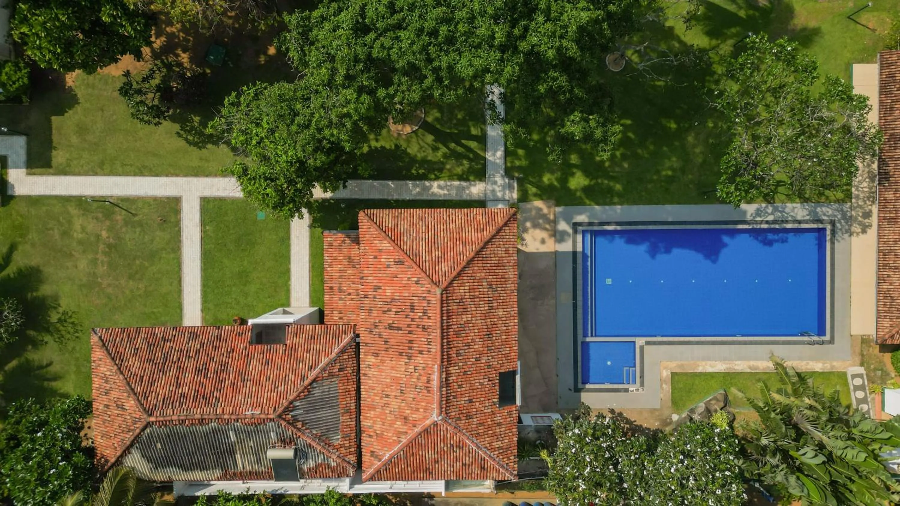 Property building in Hibiscus Beach Hotel & Villas