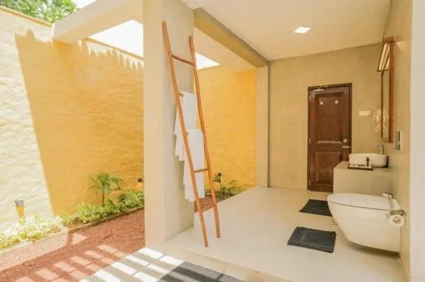 Hibiscus Beach Hotel & Villas