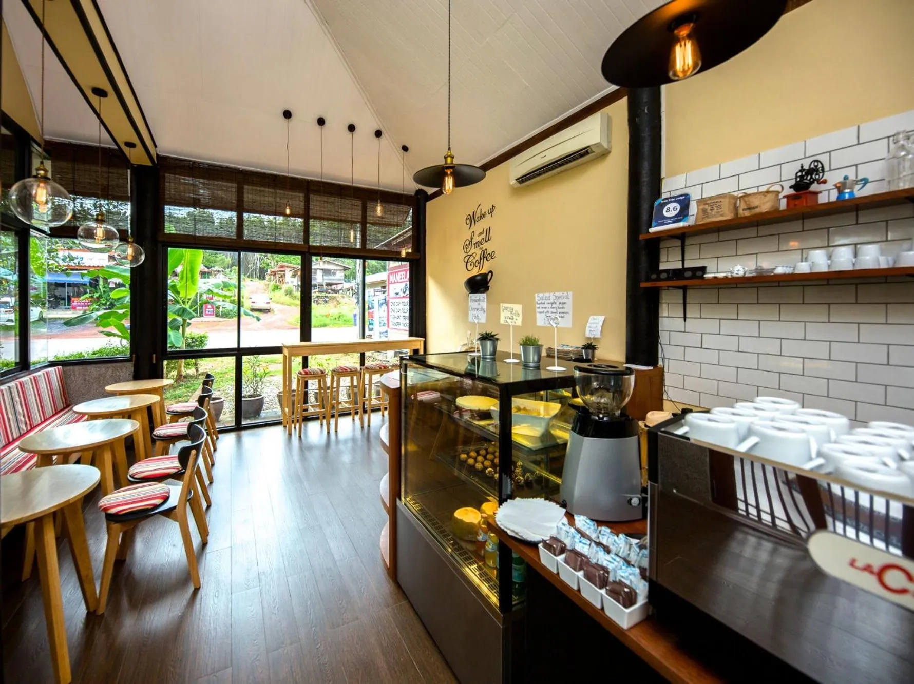 Restaurant/places to eat in Fruit Tree Lodge