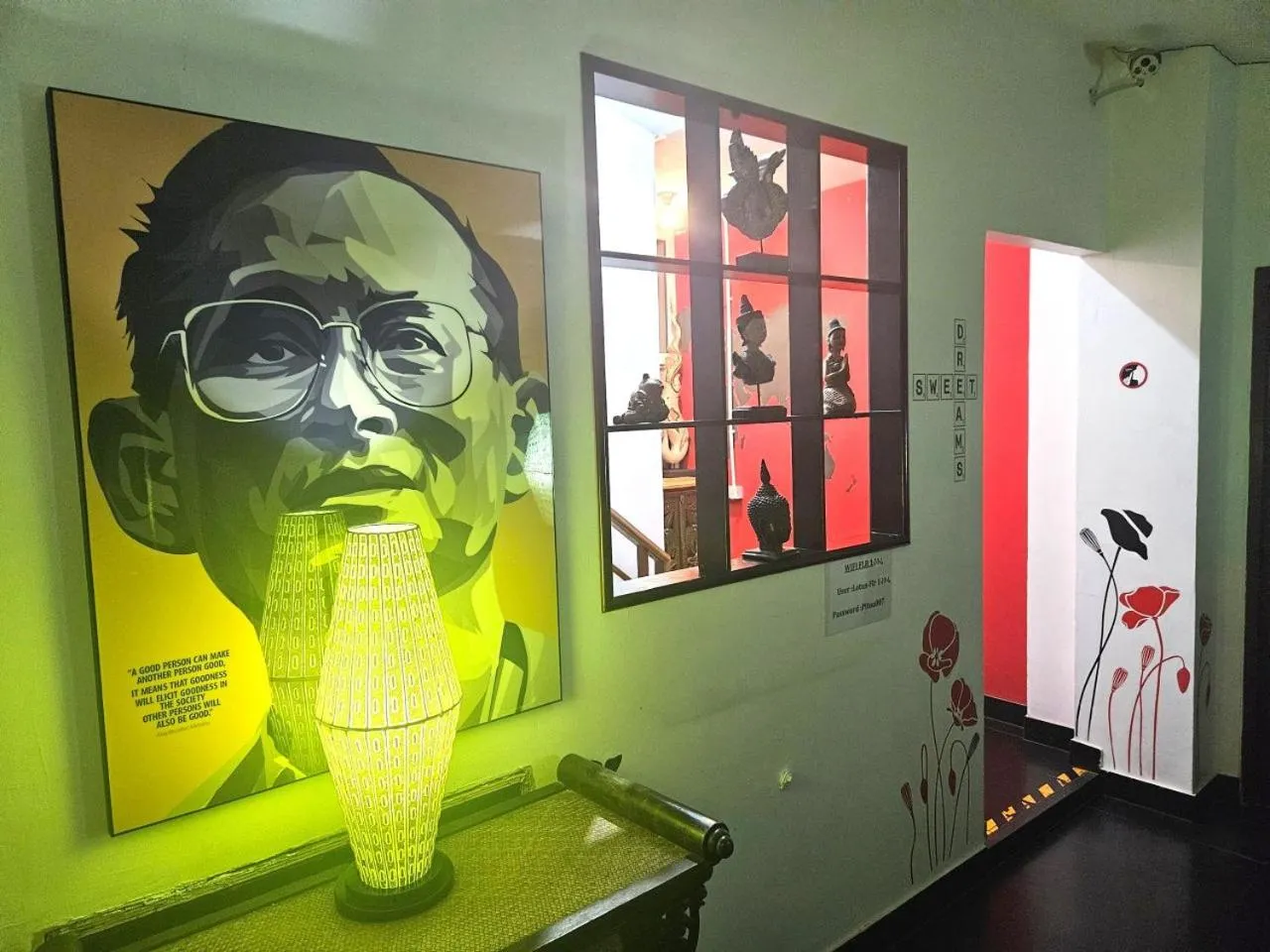 Decorative detail in Al Fiore Guesthouse Pattaya