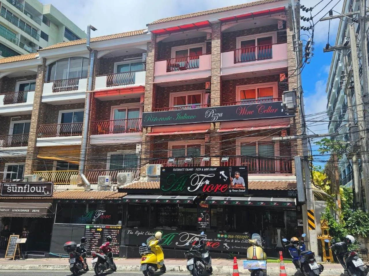 Property building in Al Fiore Guesthouse Pattaya
