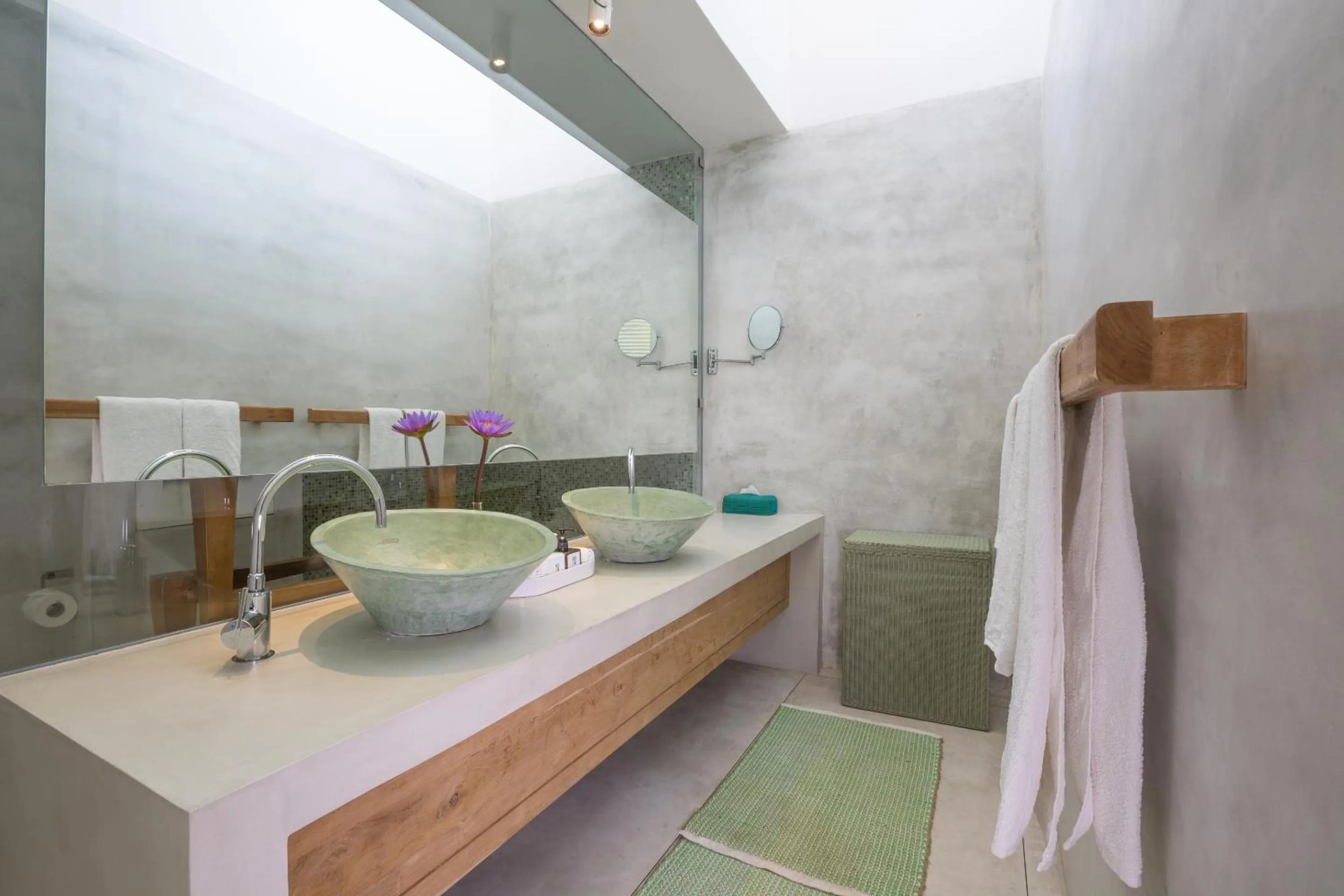 Bathroom in Sri Sharavi Beach Villas & Spa - with 43 metre saltwater infinity pool