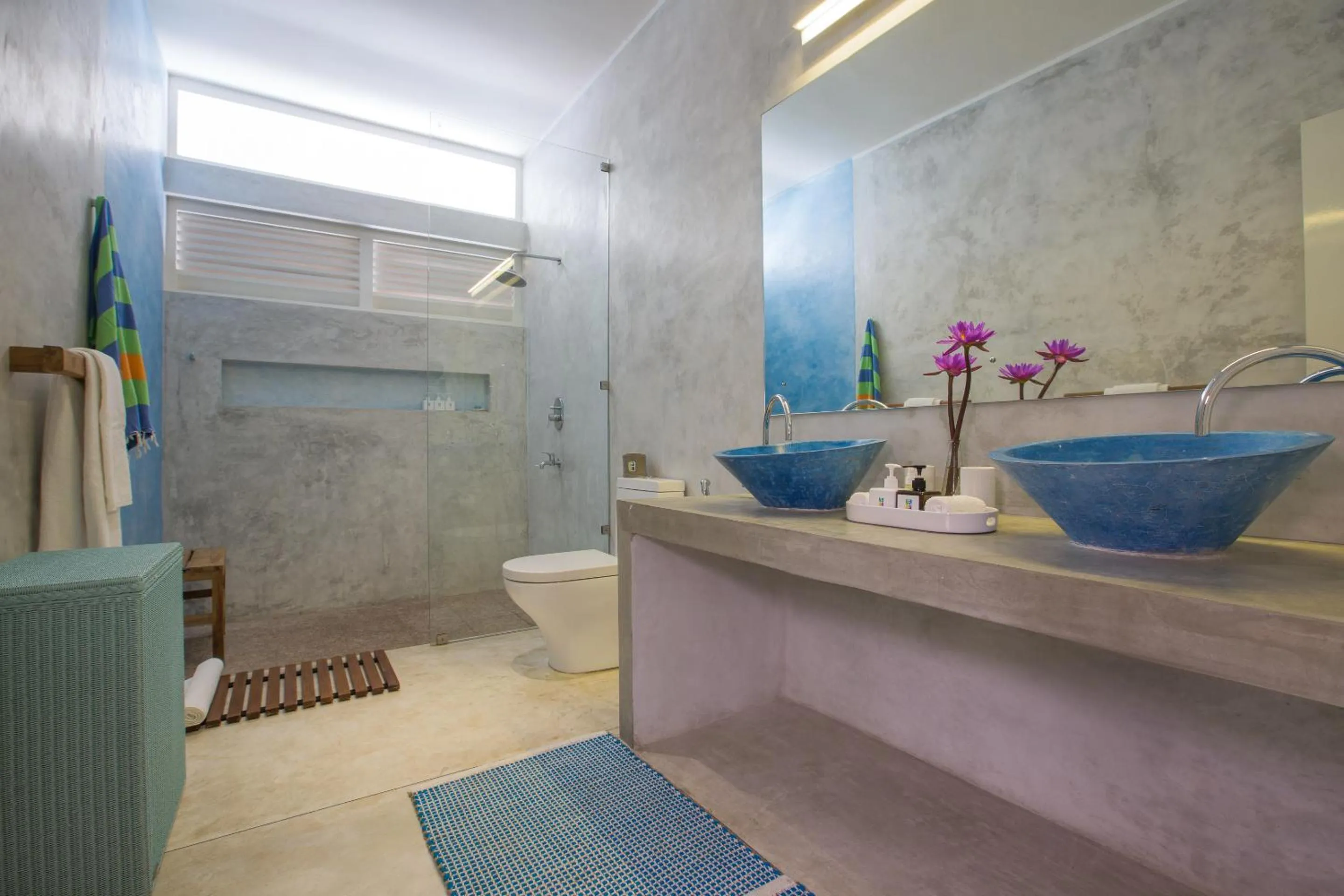Toilet in Sri Sharavi Beach Villas & Spa - with 43 metre saltwater infinity pool
