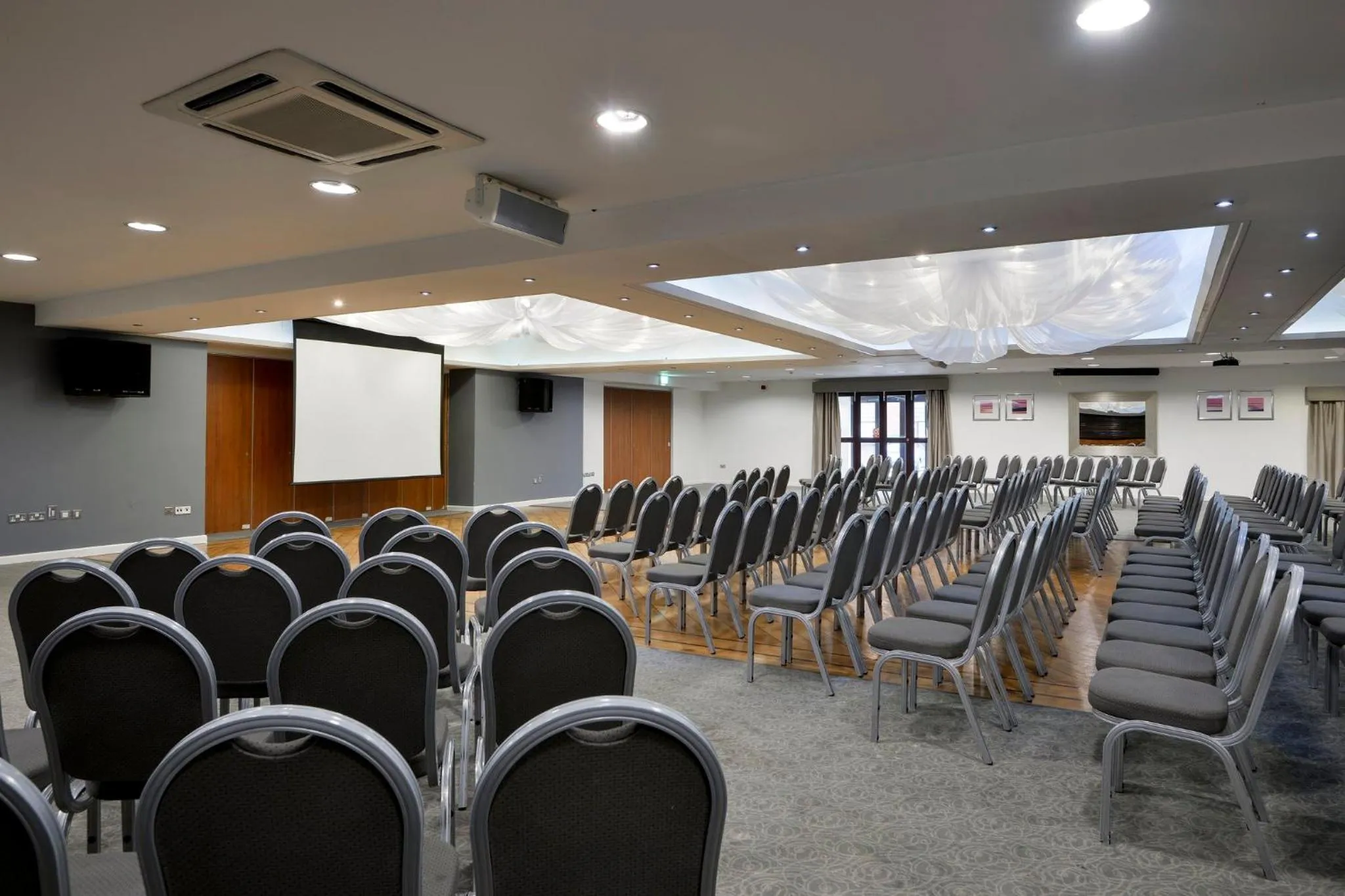 Meeting/conference room in Holiday Inn - Manchester - Oldham by IHG