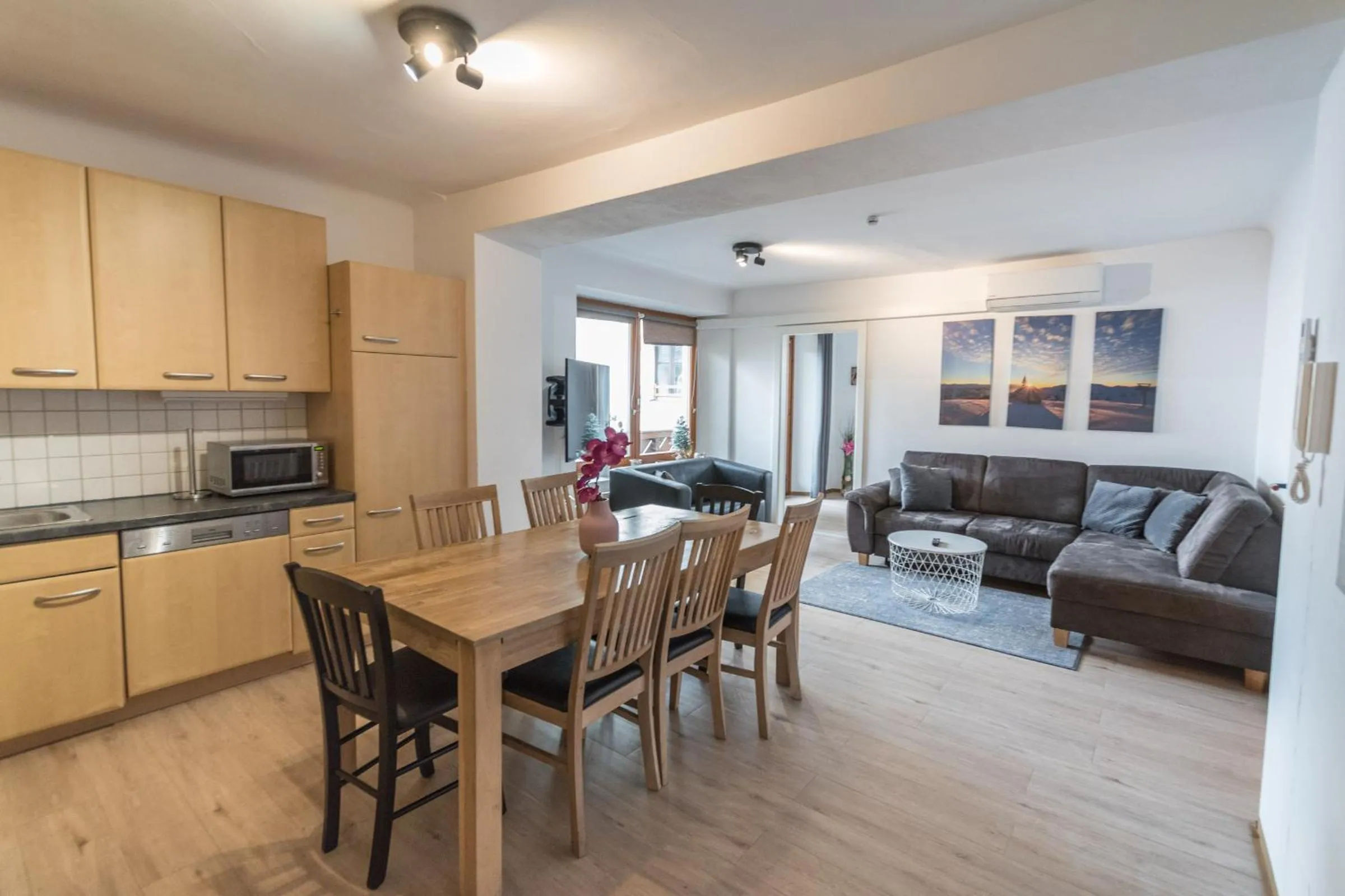 Living room in Ski-n-Lake City Apartments