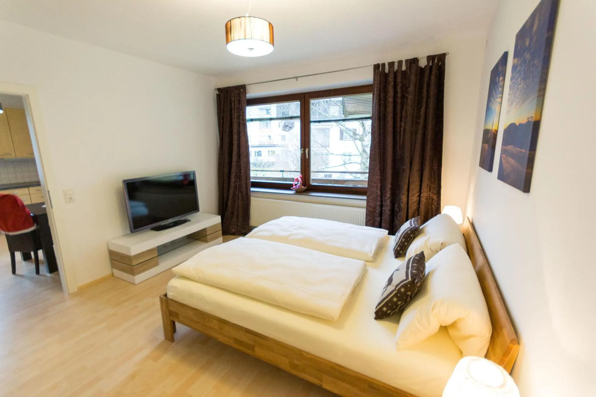 Bed in Ski-n-Lake City Apartments