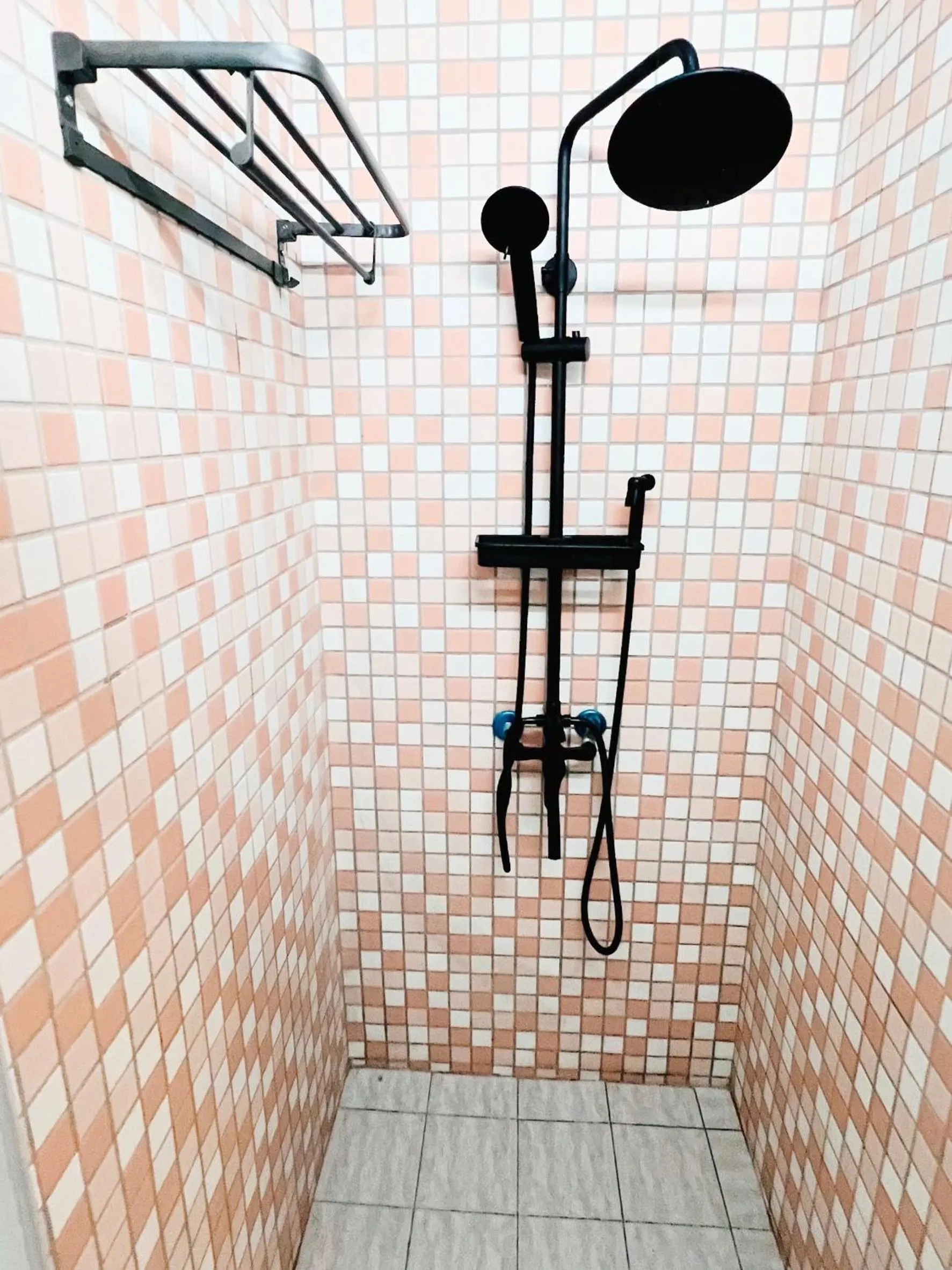 Shower in Yoai Mountain Roam Hotel