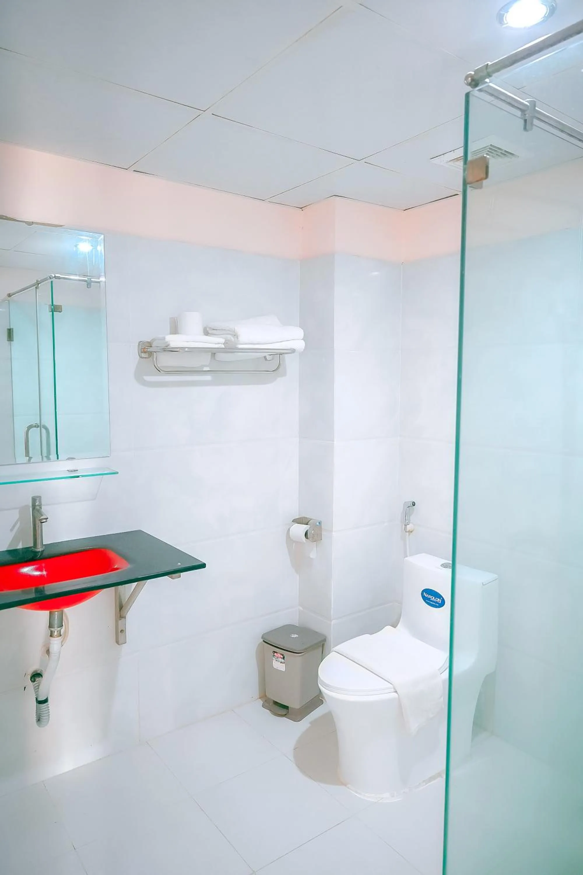 Shower in Ngọc Hân Hotel By The Moment
