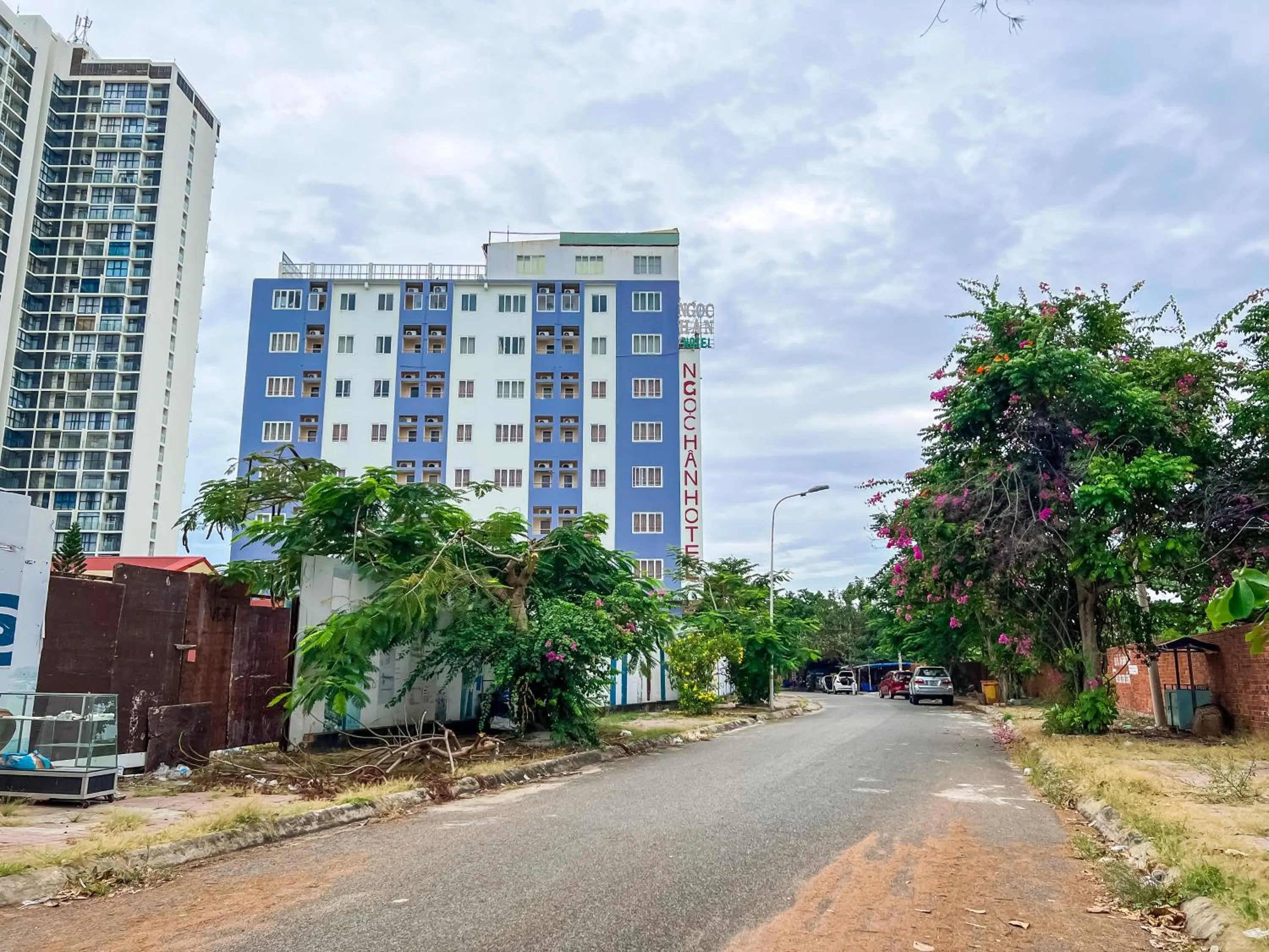 Property building in Ngọc Hân Hotel By The Moment