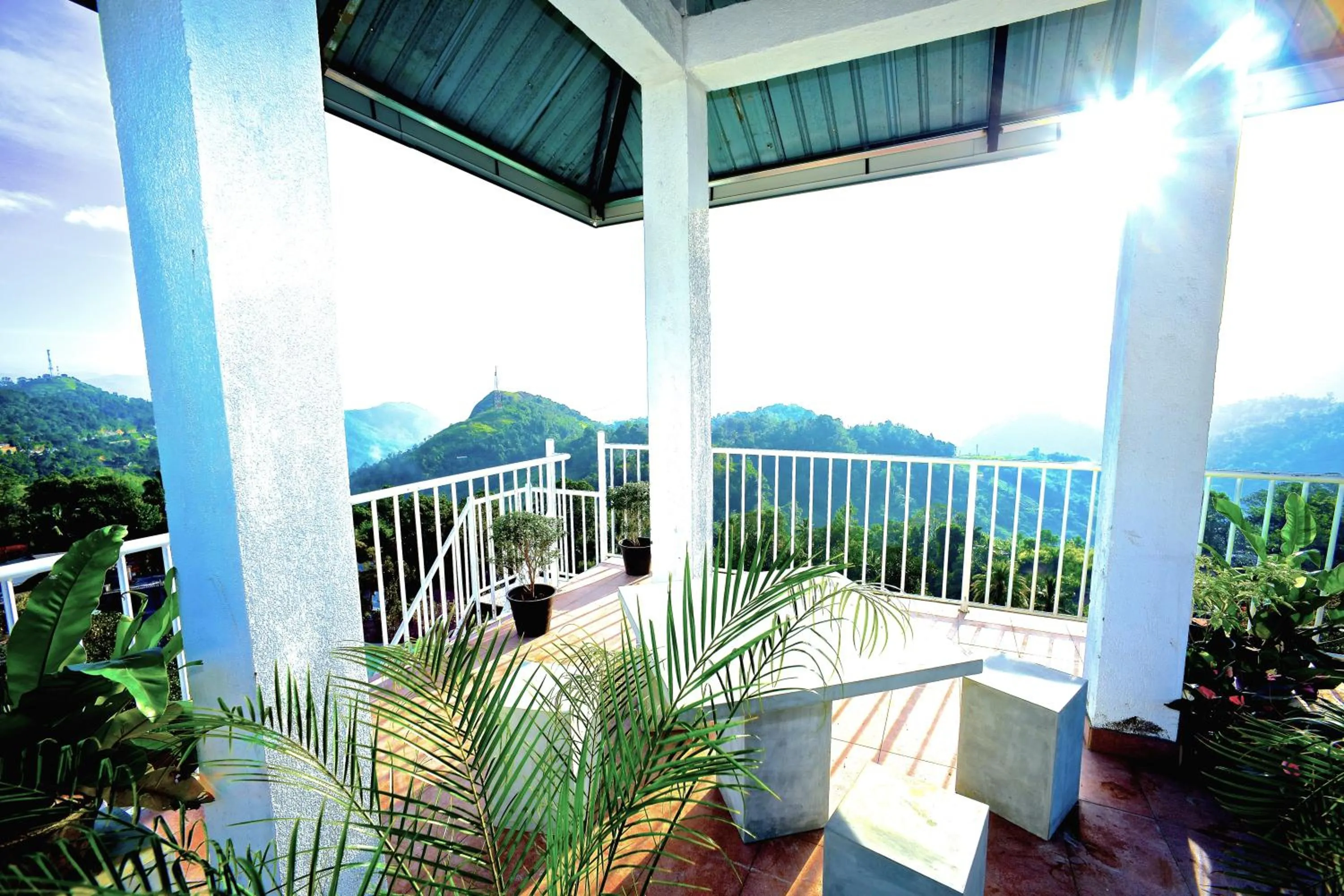 Mountain view in Auslink Hotel