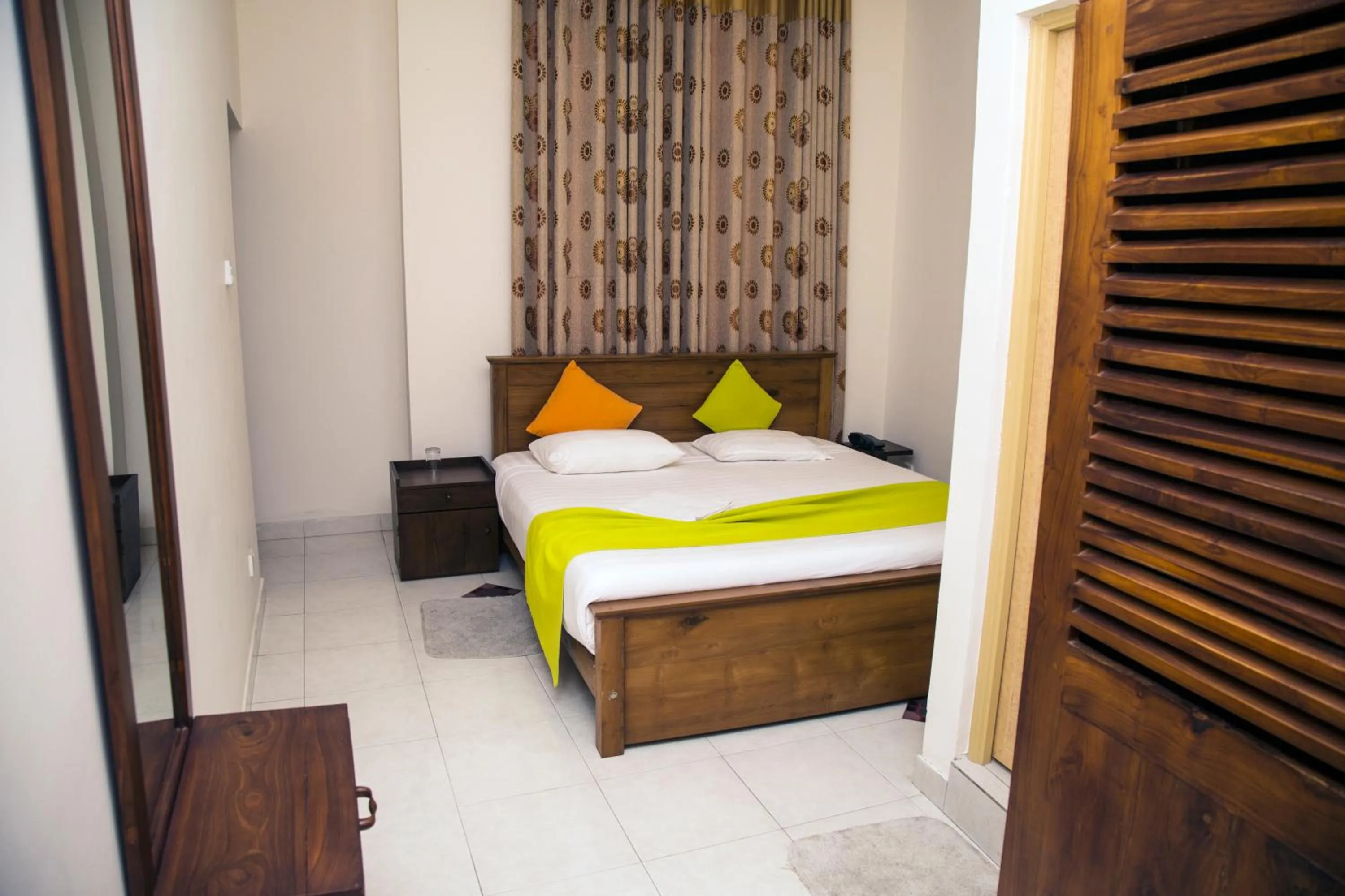 Photo of the whole room, Bed in Auslink Hotel