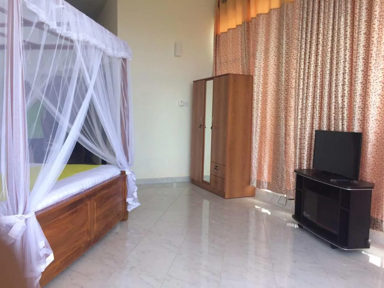 TV and multimedia in Auslink Hotel