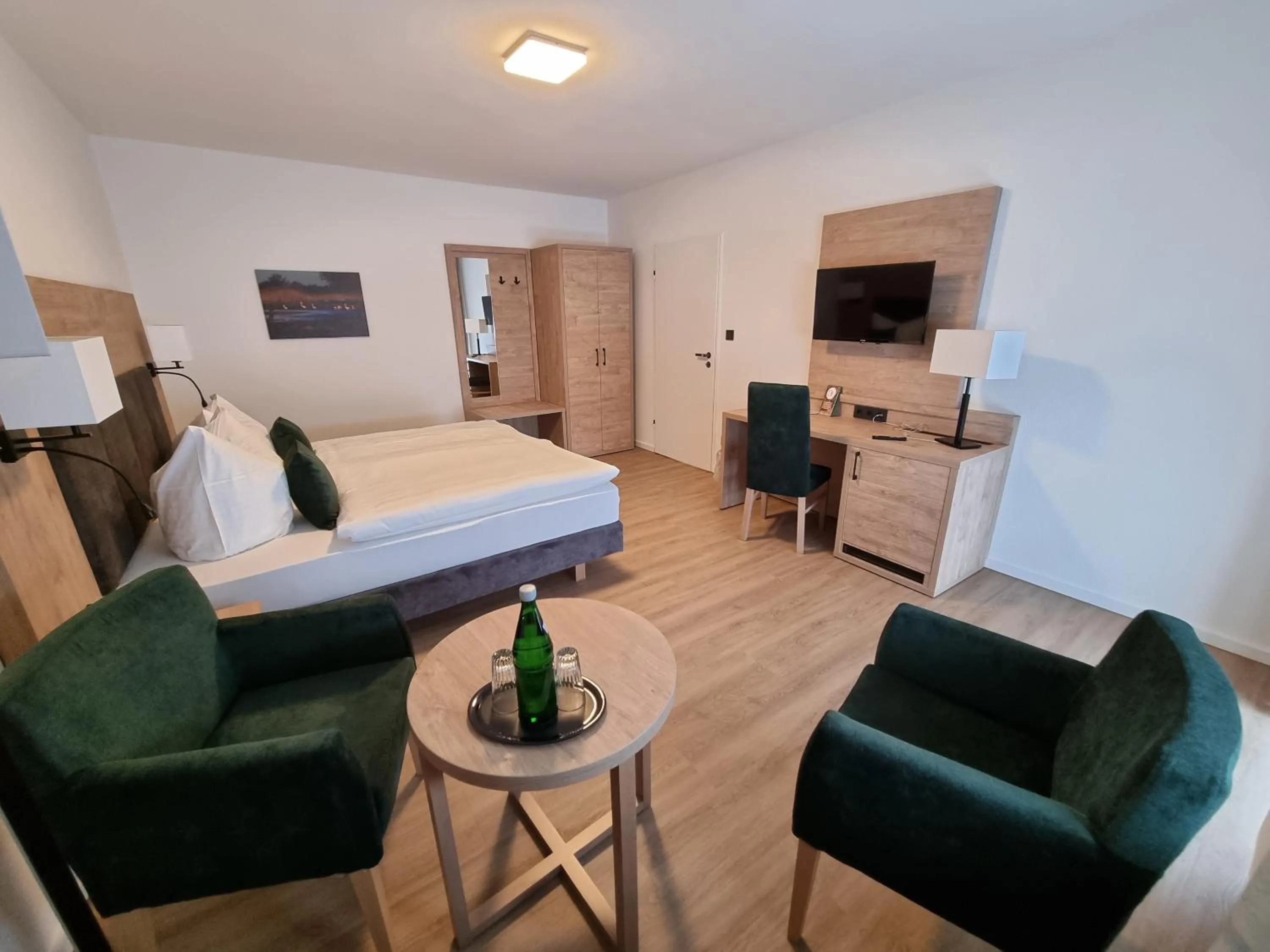 Photo of the whole room, Bed in Hotel Zum Jägerhaus