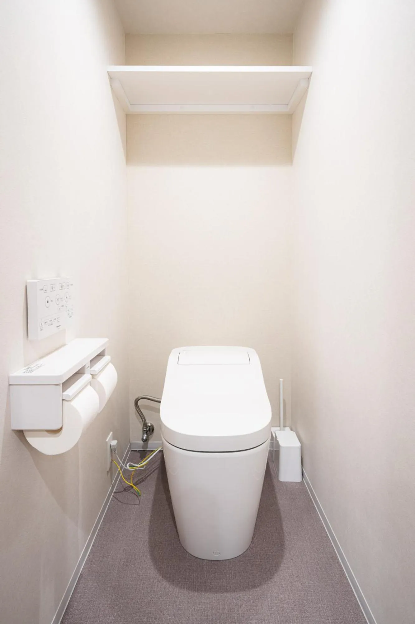 Toilet in MANGA ART HOTEL, BAKUROCHO