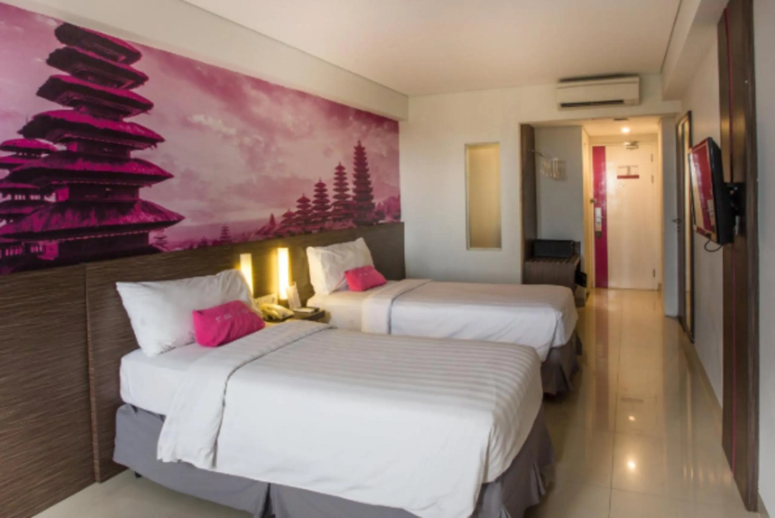 Bedroom, Bed in favehotel Sunset Seminyak