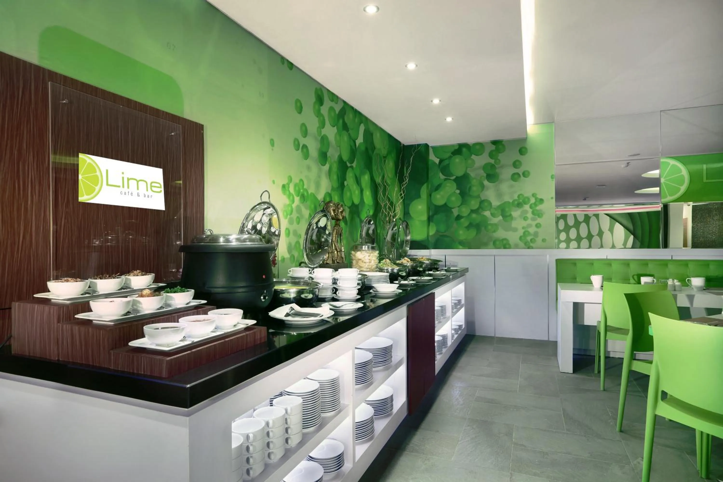 Restaurant/places to eat in favehotel Sunset Seminyak