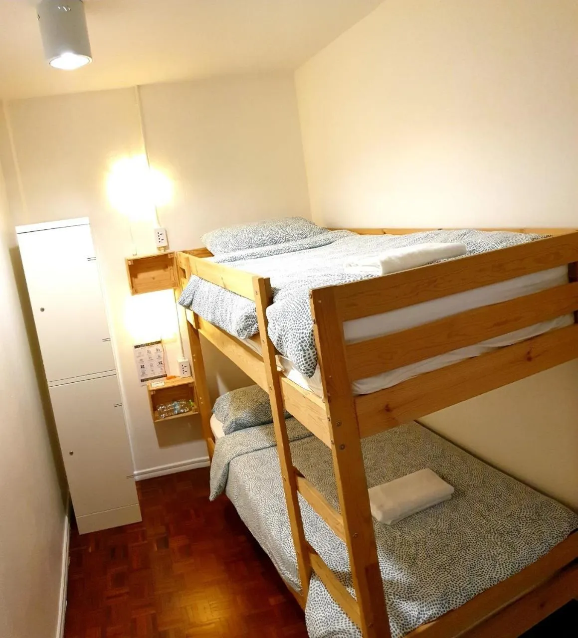 Photo of the whole room, Bed in Cooper