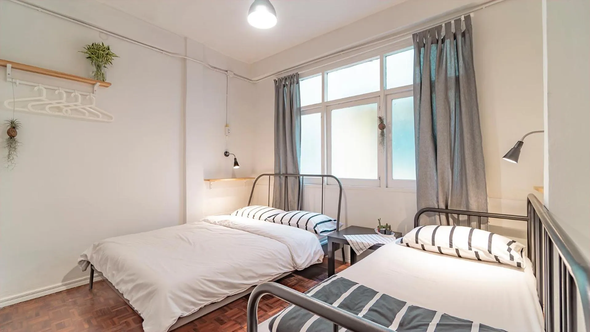 Photo of the whole room, Bed in Cooper