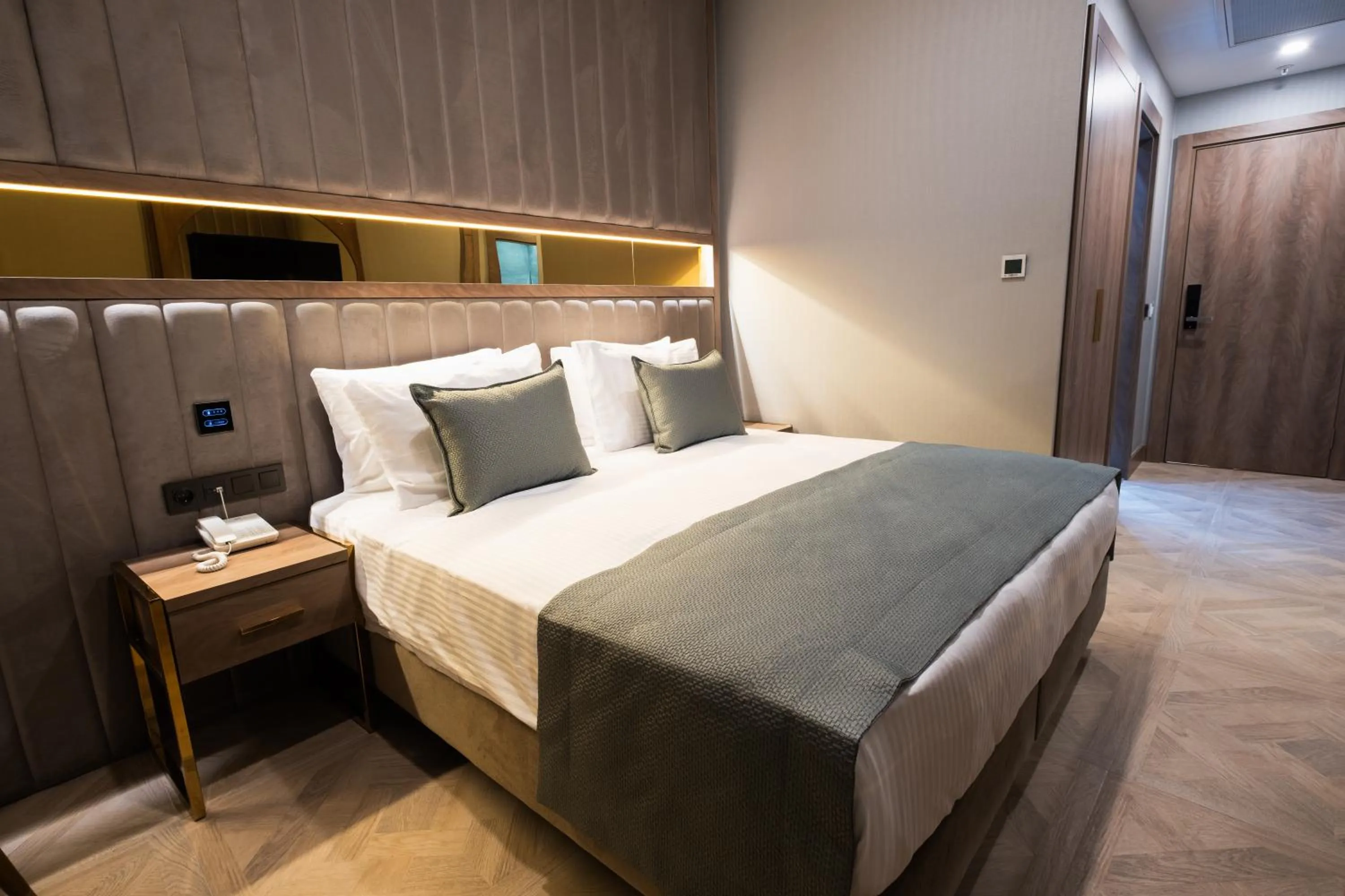 Photo of the whole room, Bed in Buke Hotel Bomonti