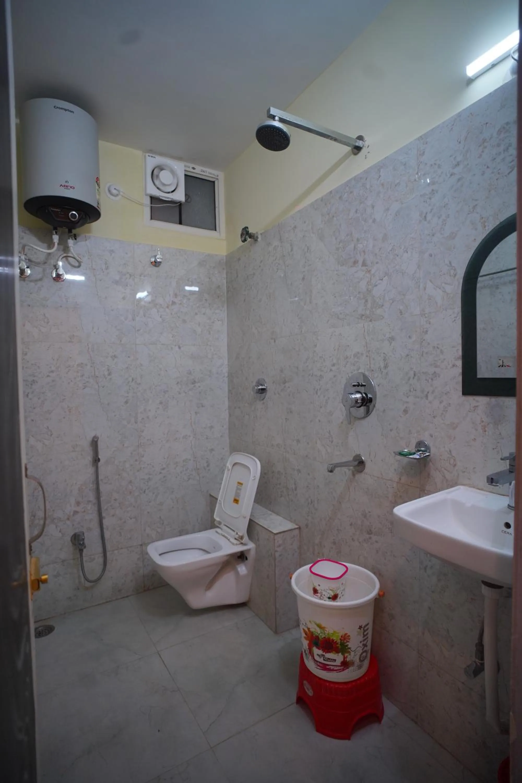 Shower in Hotel Asha Inn