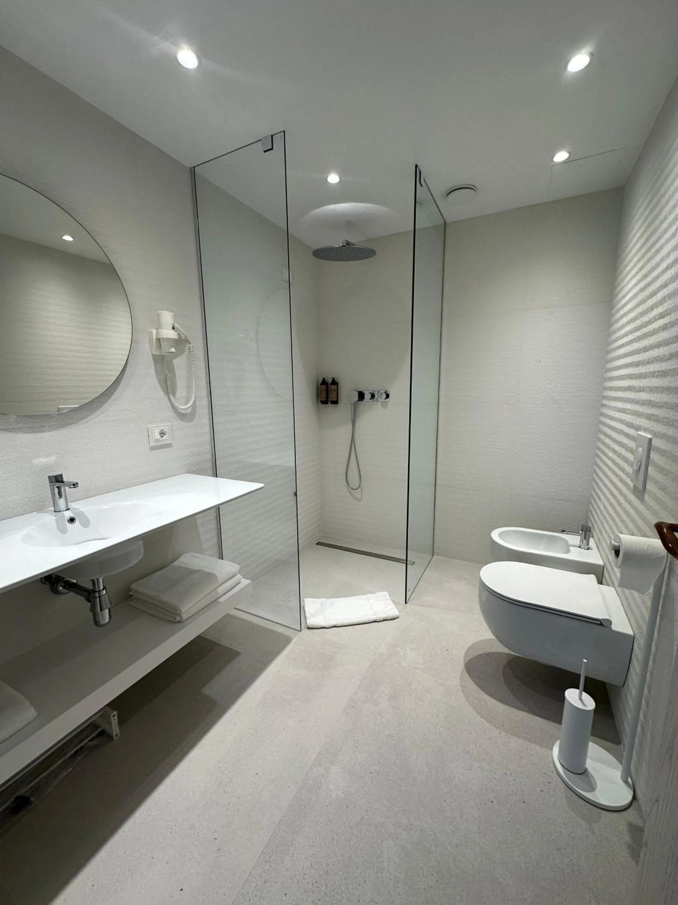 Shower in Abi's Hotel & SPA Vlore