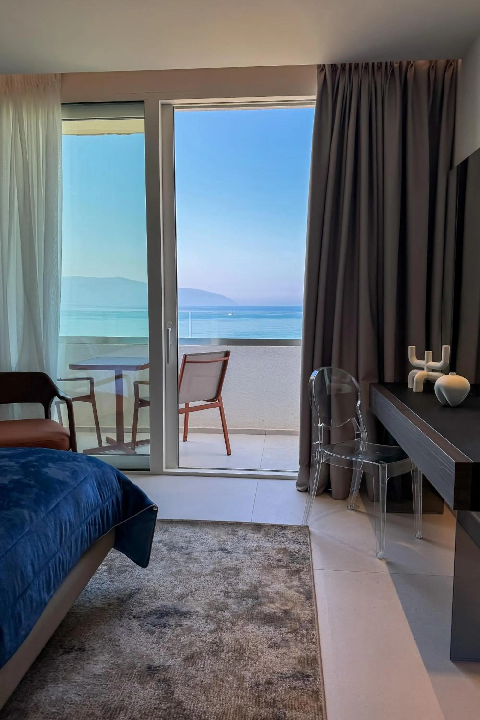 Balcony/Terrace, Bed in Abi's Hotel & SPA Vlore