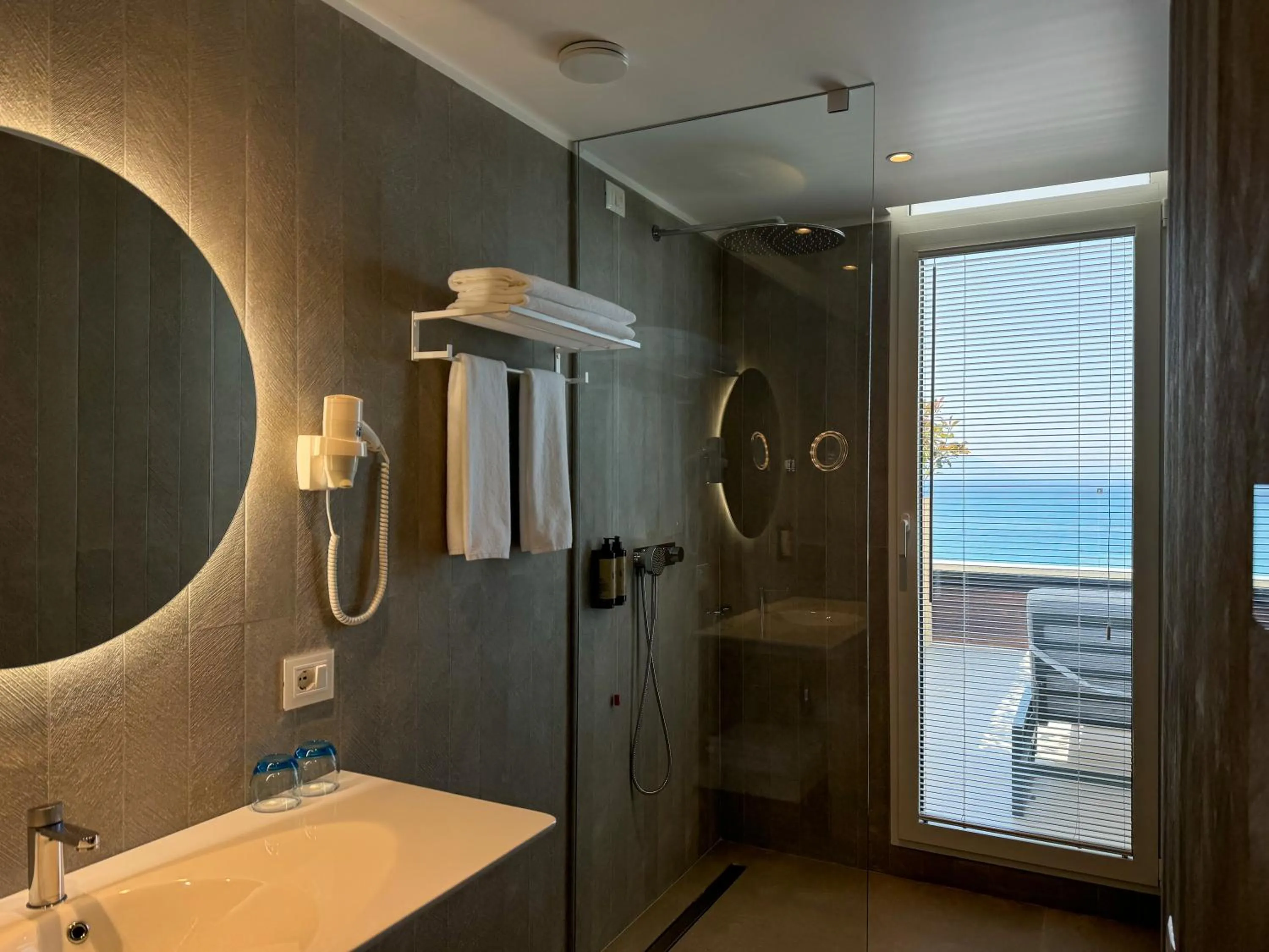 Shower in Abi's Hotel & SPA Vlore
