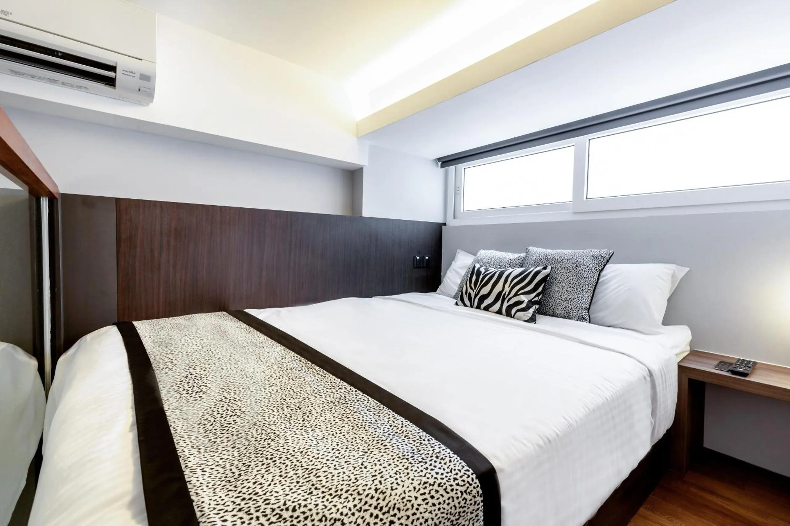 Bed in Heritage Collection on Seah - Mobile App Check-In