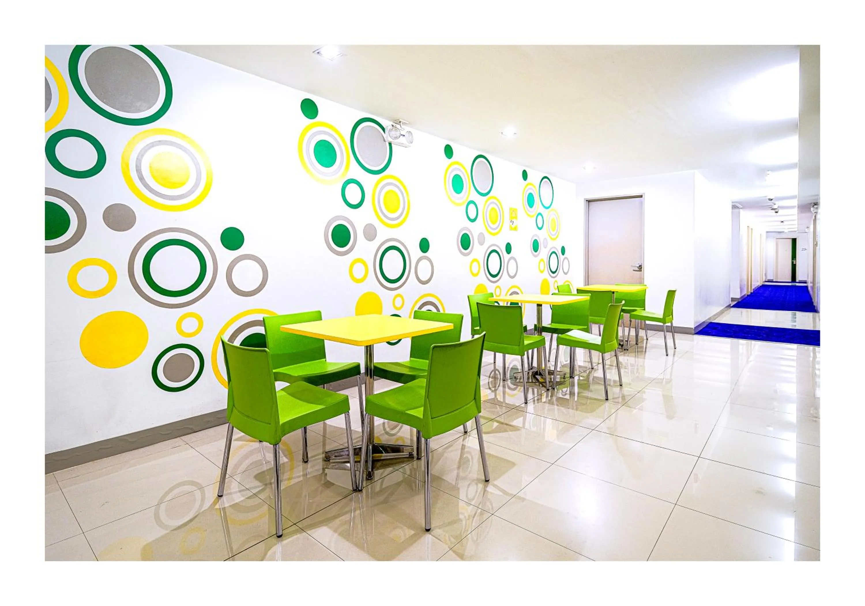 Restaurant/places to eat in Go Hotels Ortigas Center