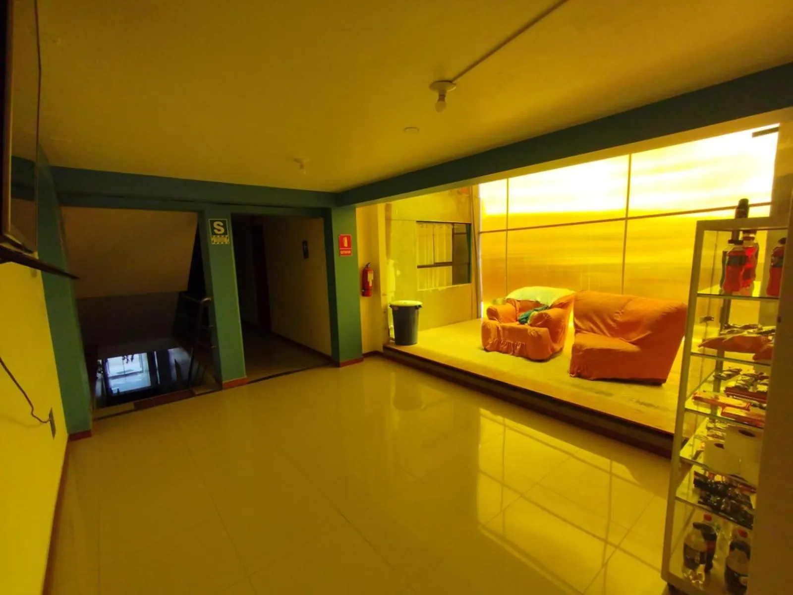 Living room in hotel plaza chinchero