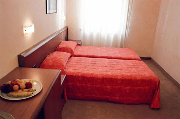 Day, Bed in Hotel Italia