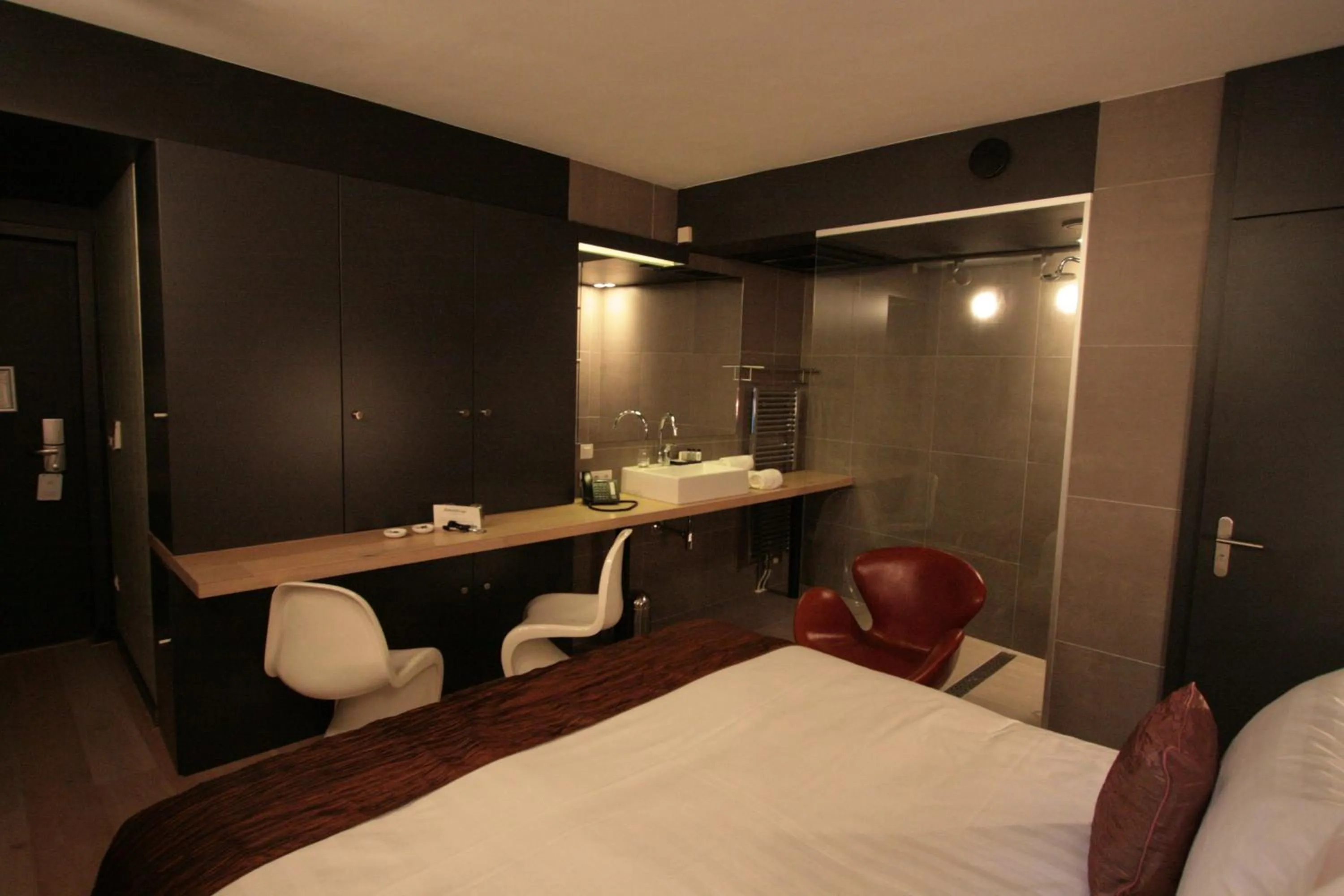 Bedroom in Amosa Liège City Centre Hotel