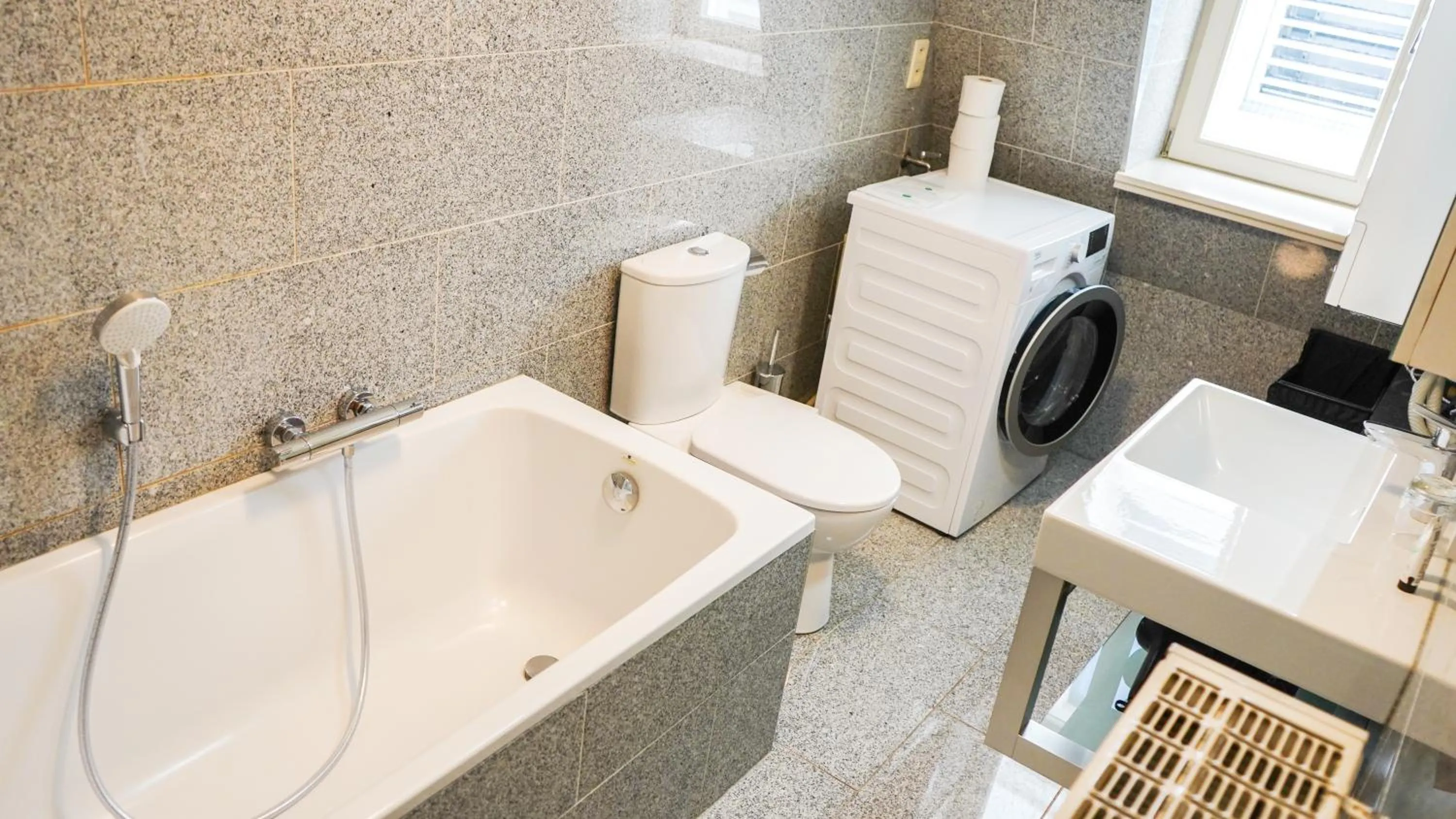 Toilet in Amosa Liège City Centre Hotel