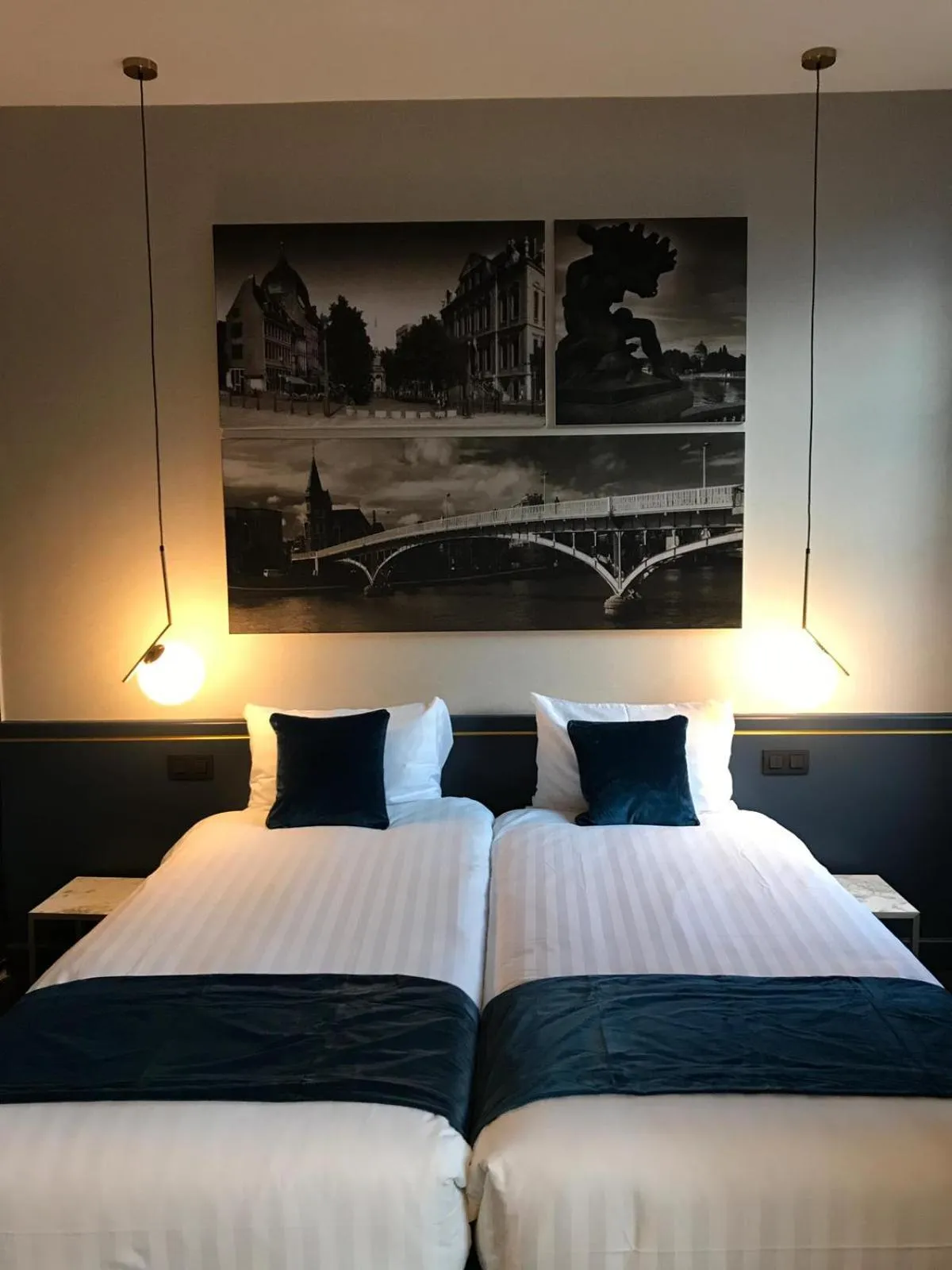 Photo of the whole room, Bed in Amosa Liège City Centre Hotel