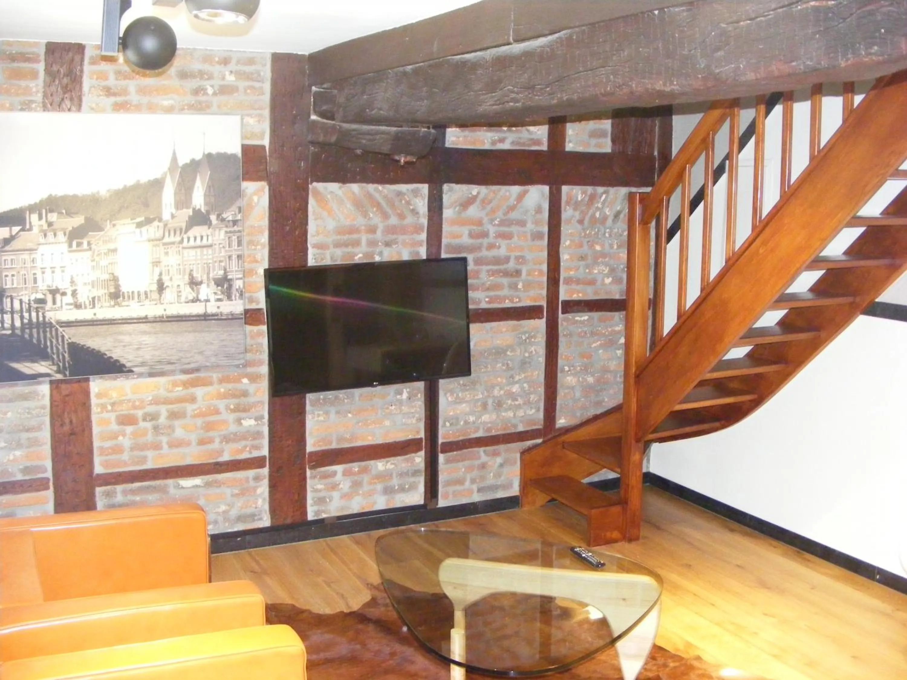 TV and multimedia in Amosa Liège City Centre Hotel