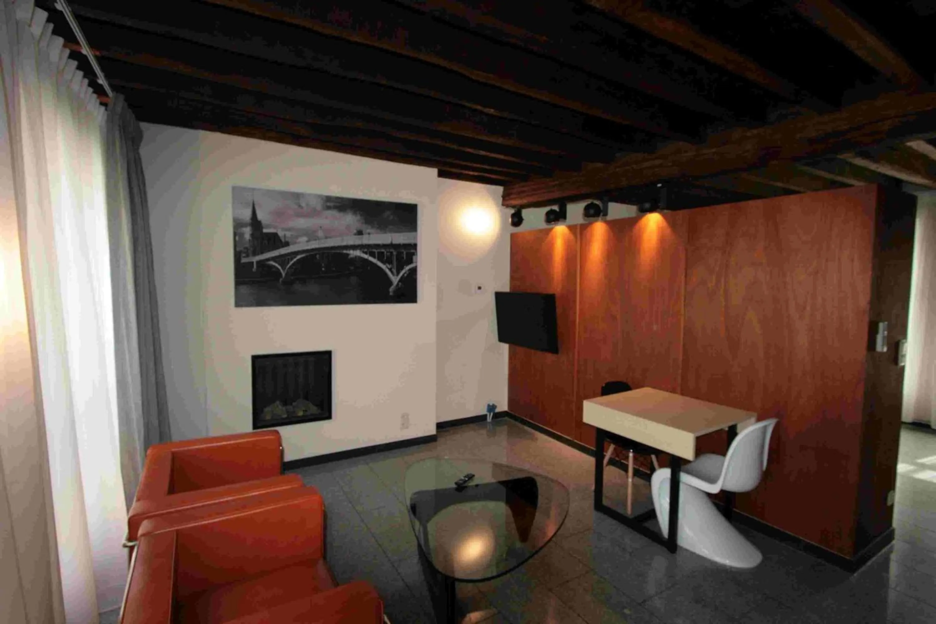 Living room in Amosa Liège City Centre Hotel