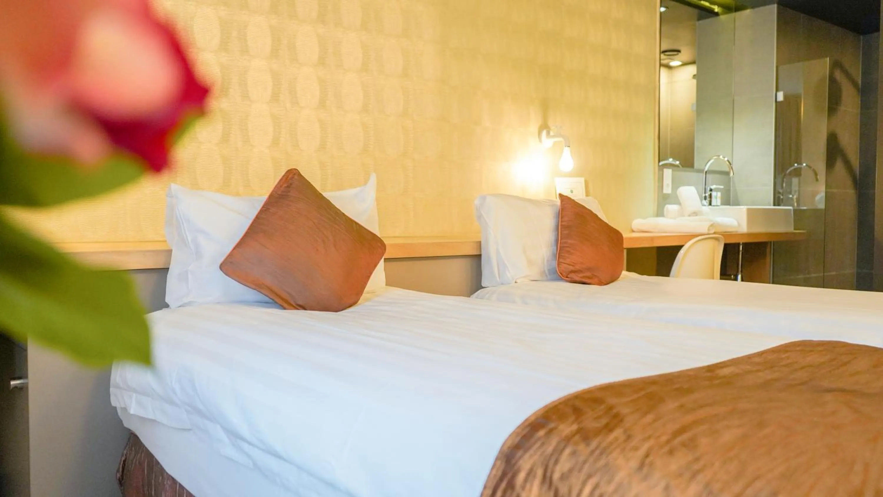 Bed in Amosa Liège City Centre Hotel