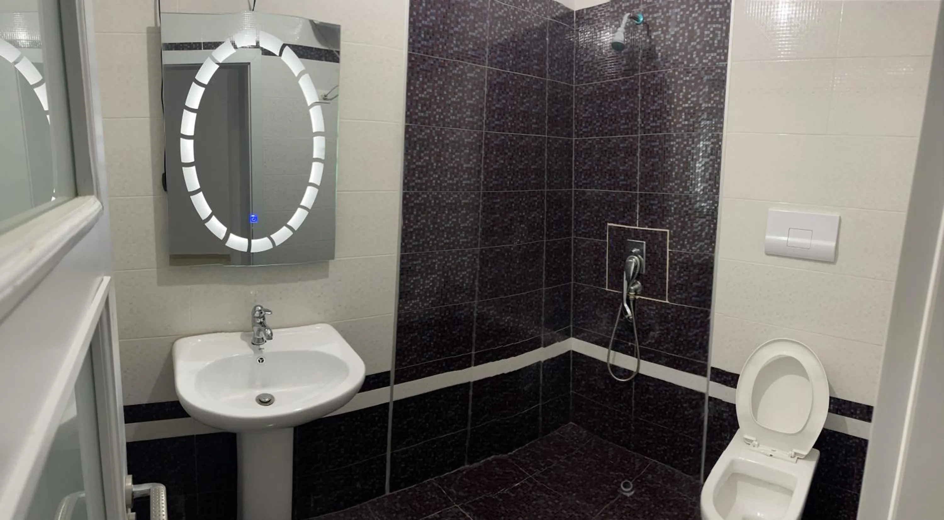 Shower in Dia Apartment Vlore