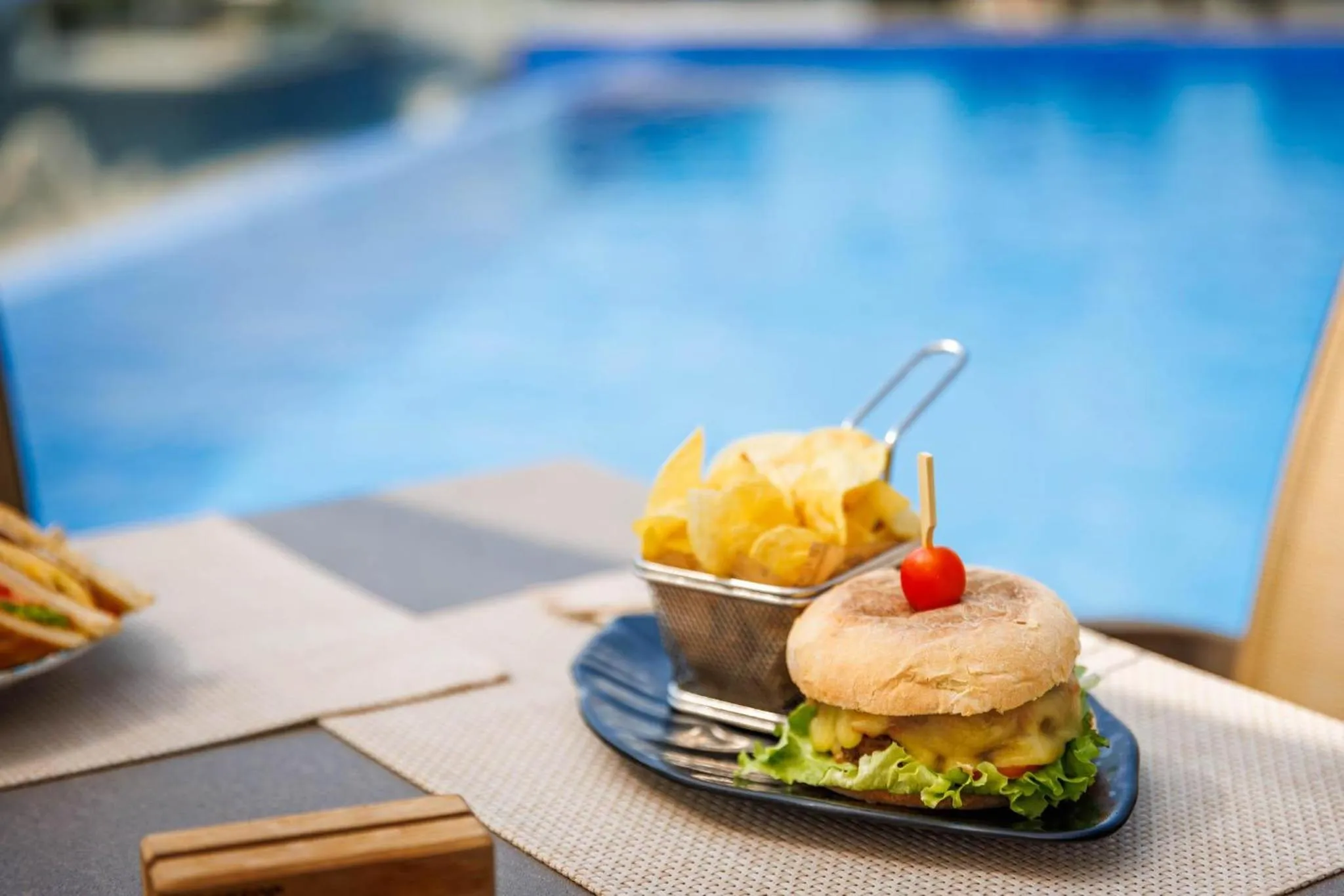 Restaurant/places to eat in Jupiter Lisboa Hotel - Rooftop & Spa