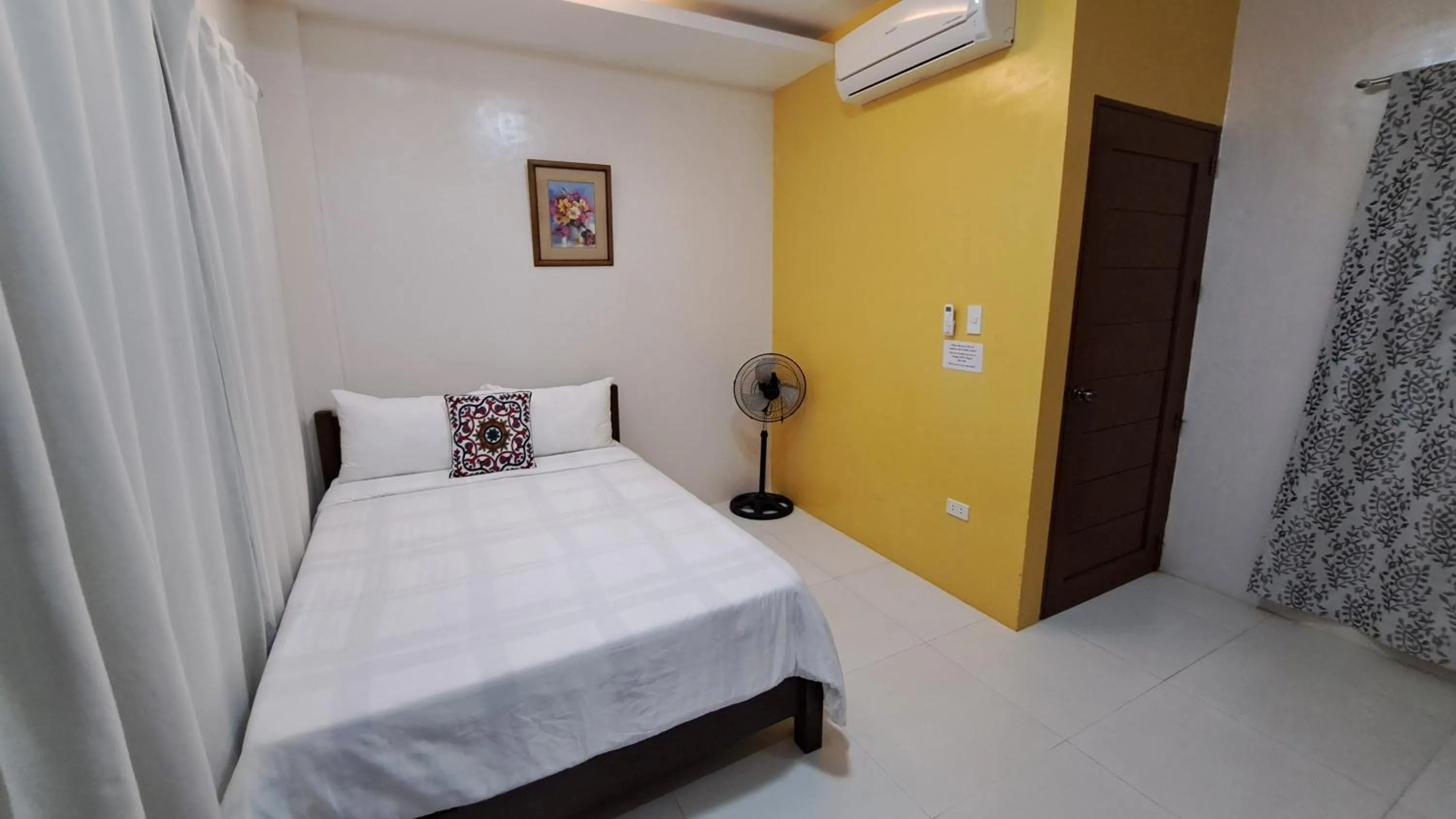 Bed in Villa Pamana Inn Puerto Galera powered by Cocotel