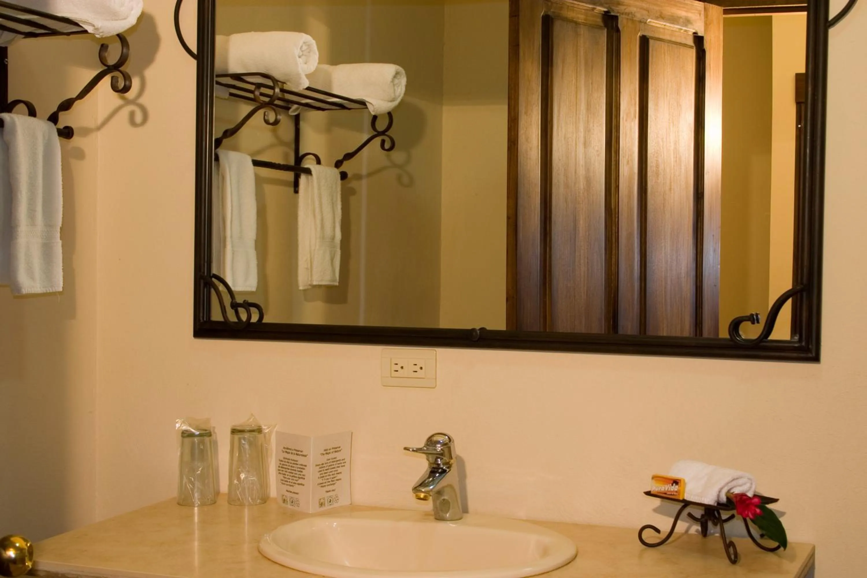 Bathroom in Natural Lodge Caño Negro