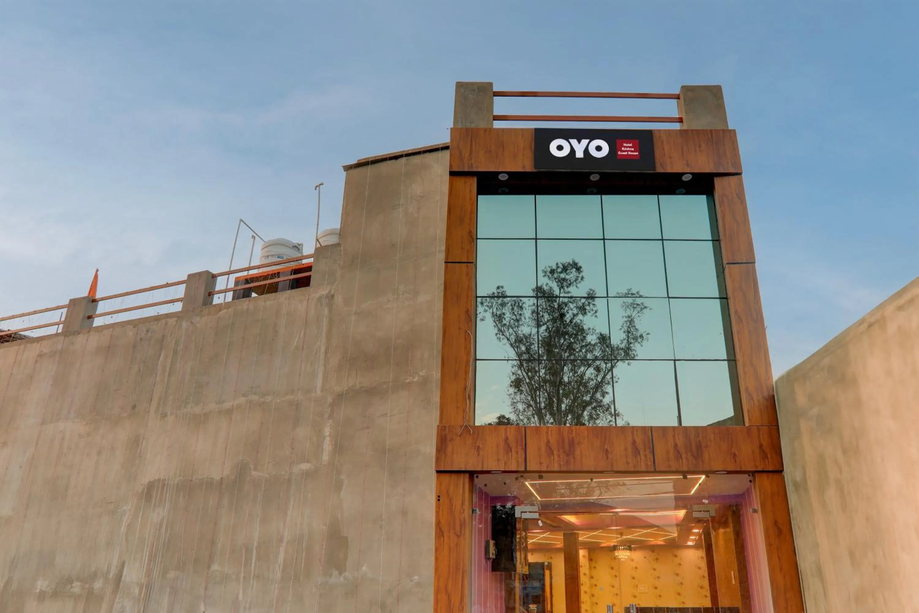 Facade/entrance in Hotel O Krishna guest house and restaurant