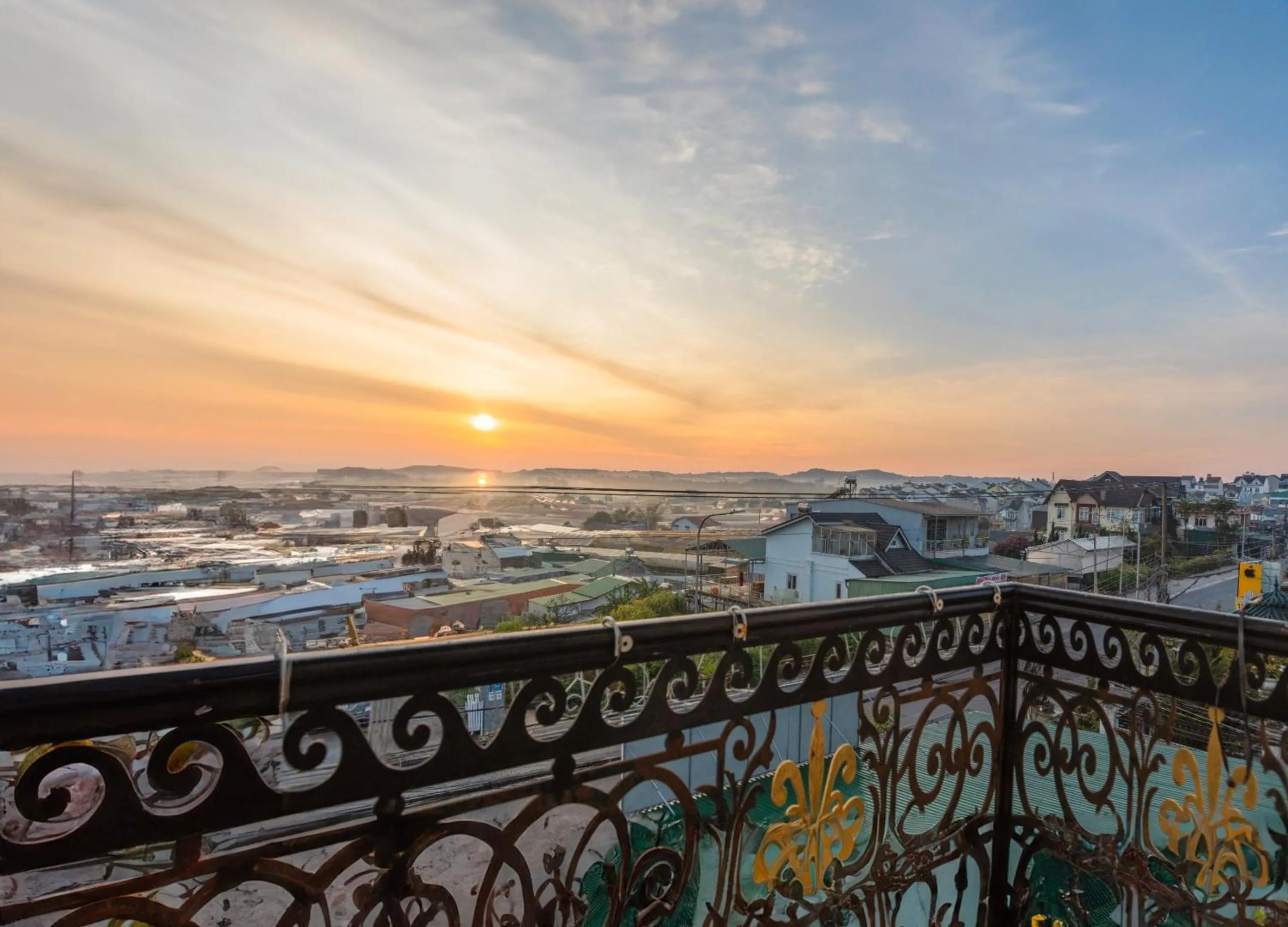 Nearby landmark in Nhý Villa Đà Lạt Review