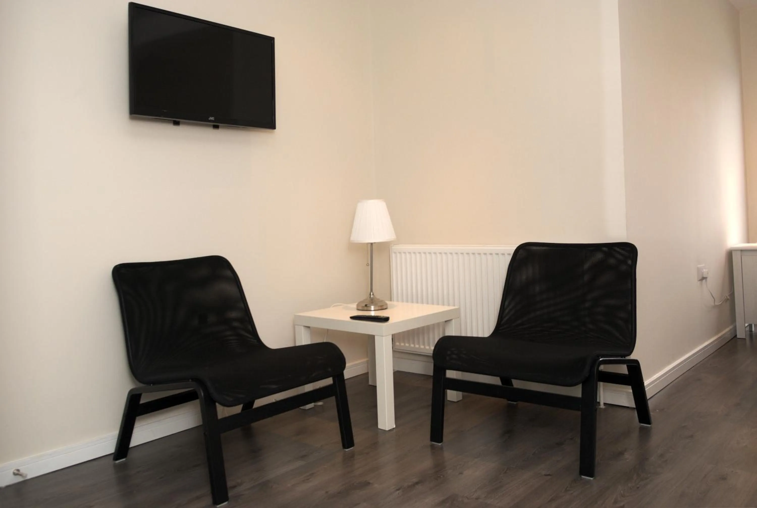 Photo of the whole room in Guest House London