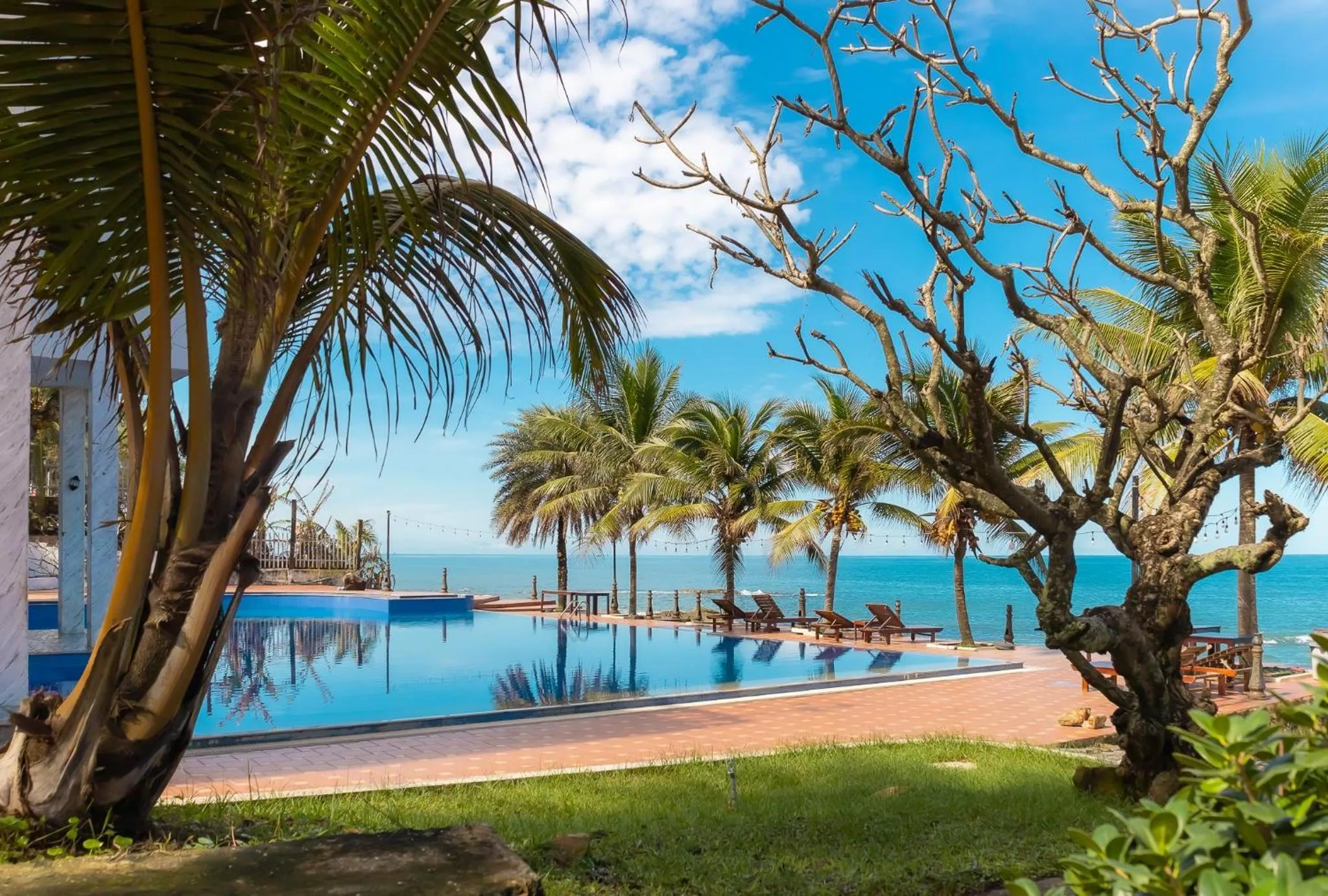 Swimming pool in Sun Viet Resort Phu Quoc