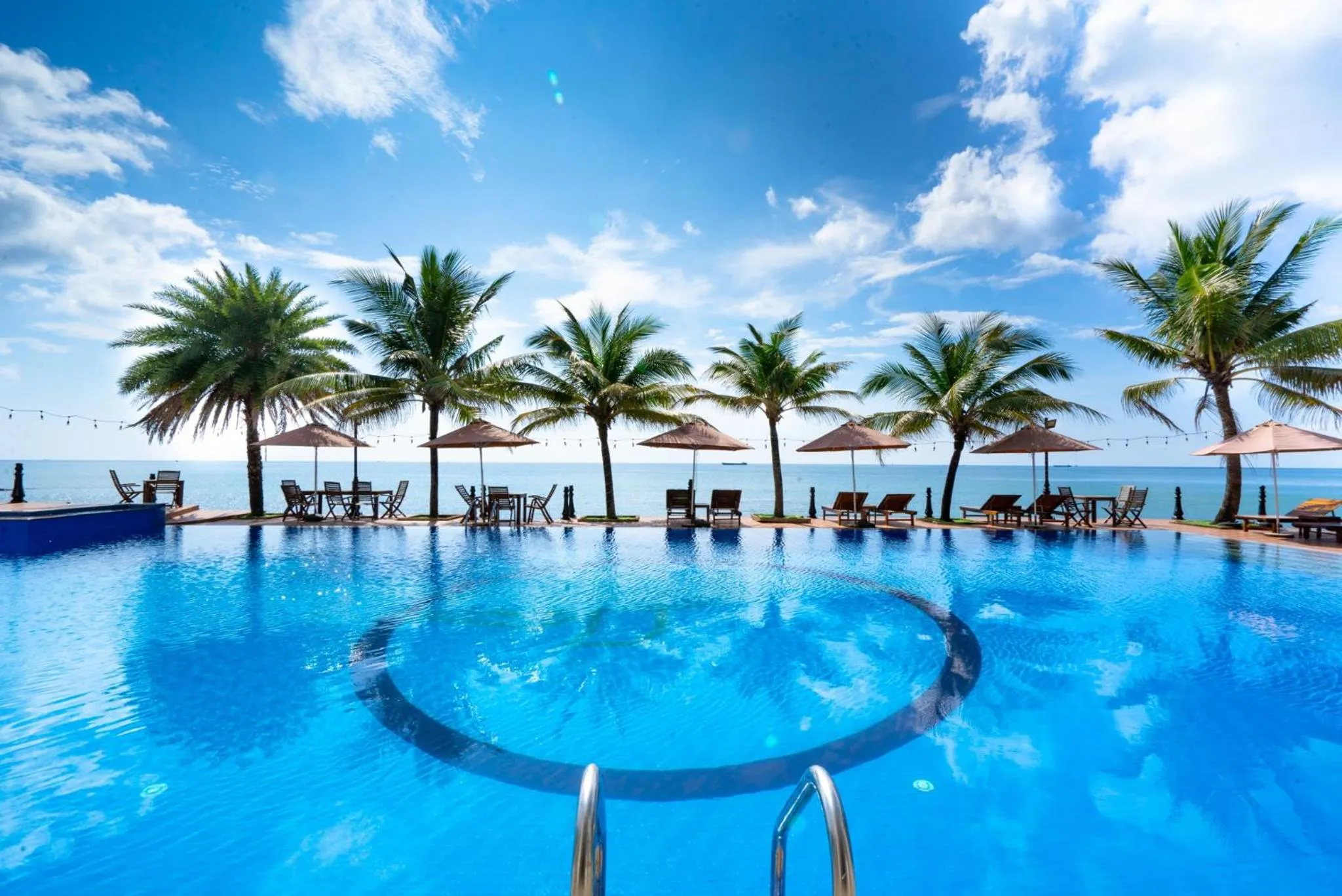 Pool view in Sun Viet Resort Phu Quoc