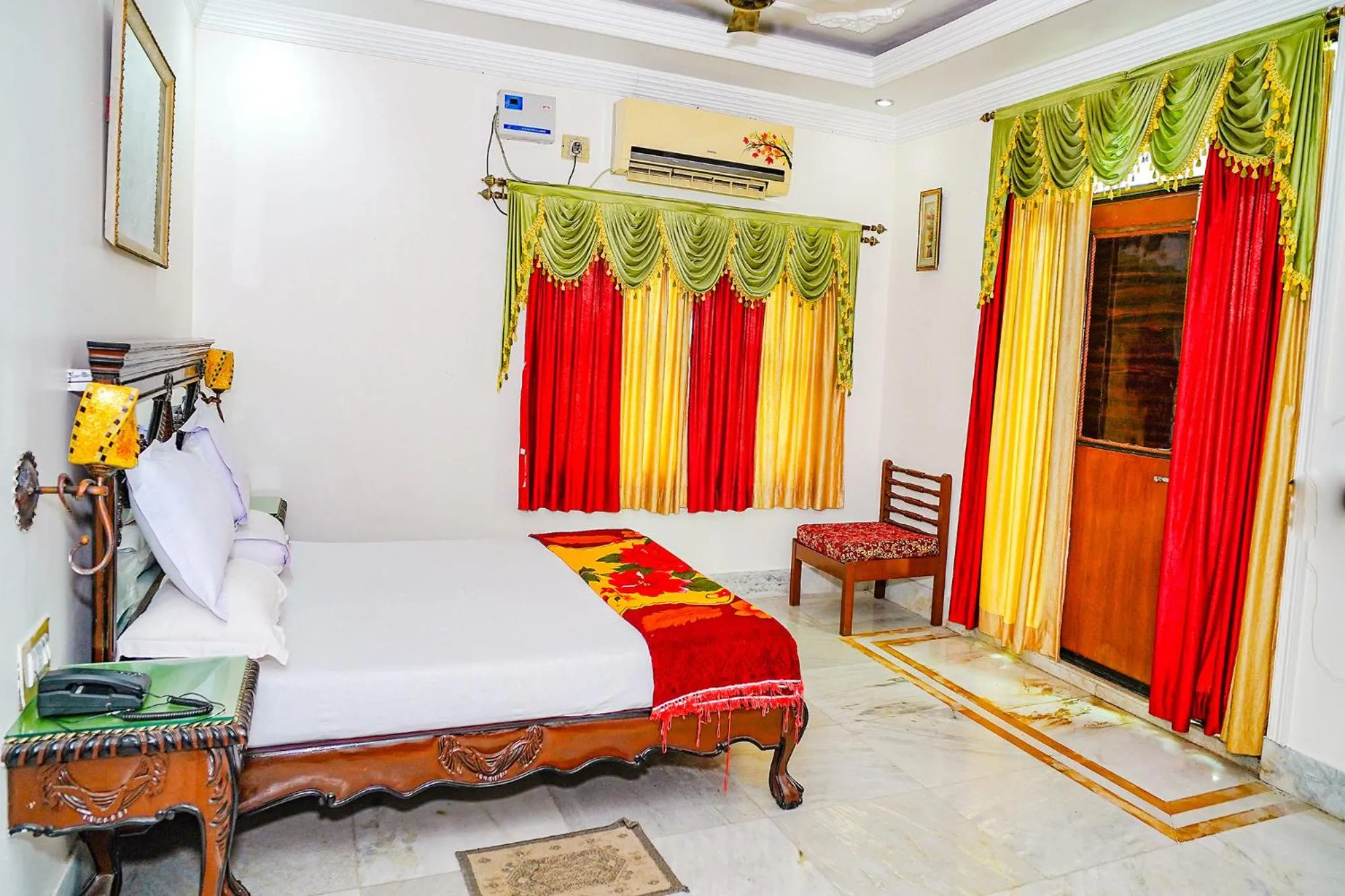 Bed in FabHotel Prime Indeedcare Resort - 500m from Bakkhali Sea Beach