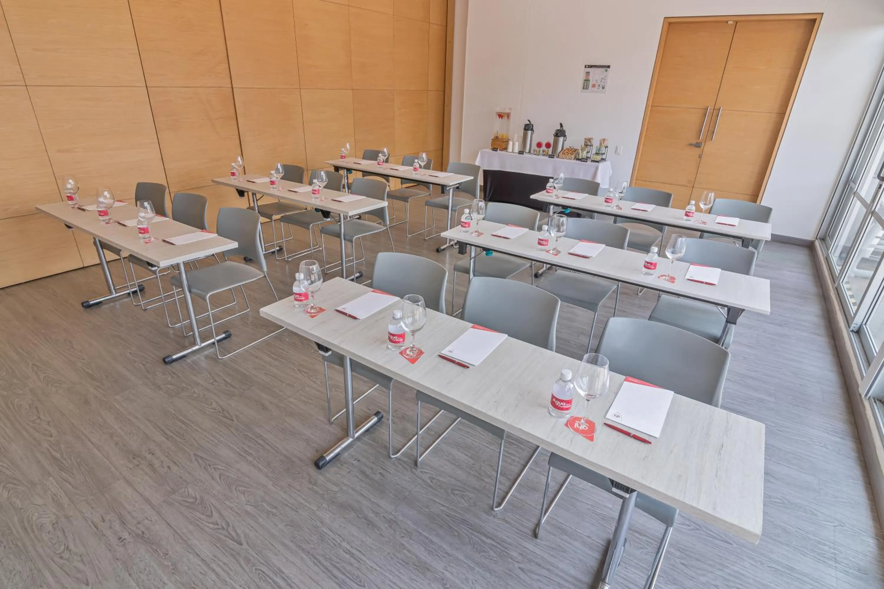 Meeting/conference room in GHL Style Yopal