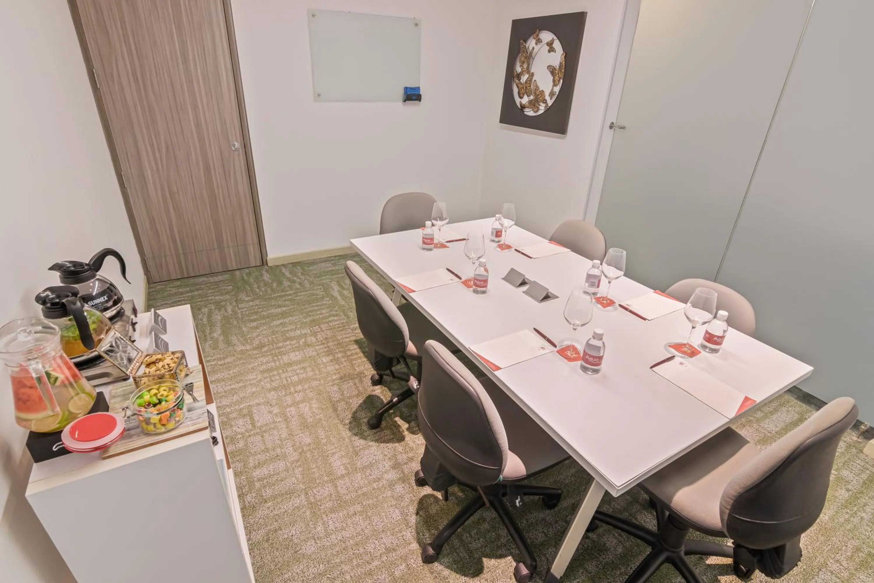 Meeting/conference room in GHL Style Yopal